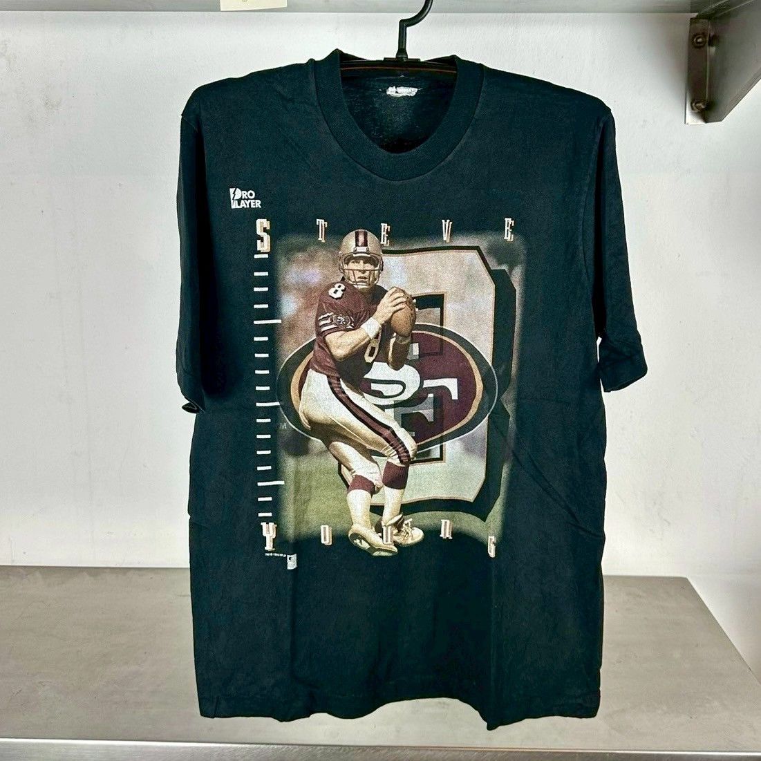 Vintage Vintage 1996 Steve Young San Francisco 49ers NFL T-shirt Size US L / EU 52-54 / 3 - 1 Thumbnail
