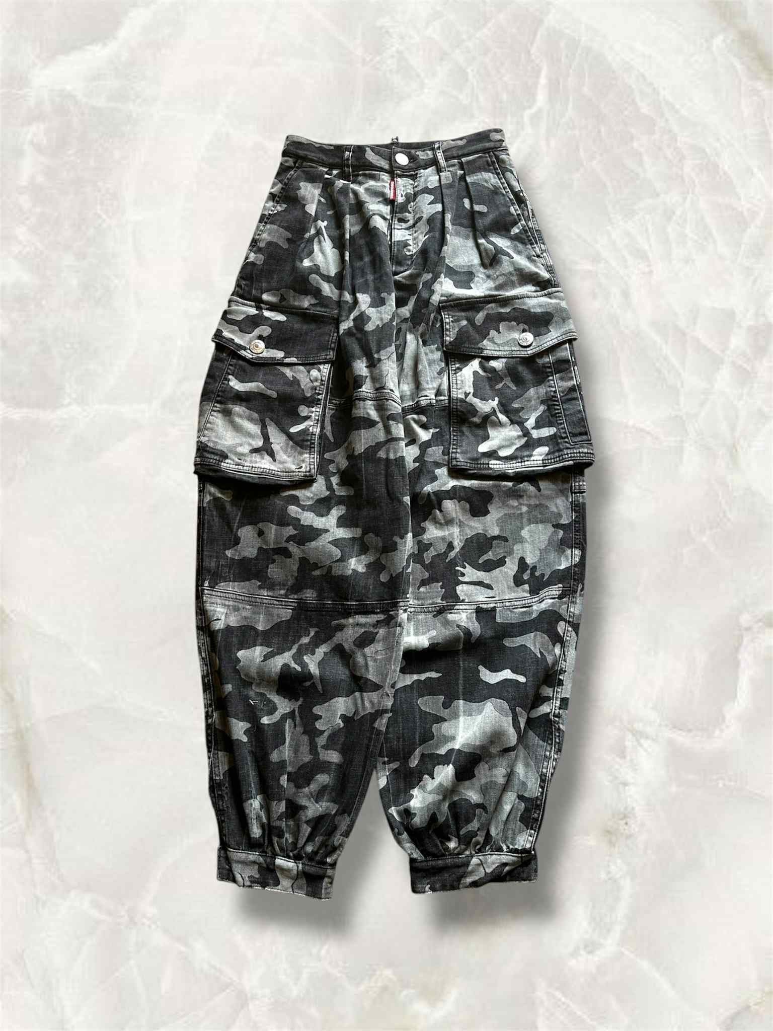 Dsquared2 dsquared2 cargo pants ultra baggy rare Size 28" / US 6 / IT 42 - 1 Thumbnail