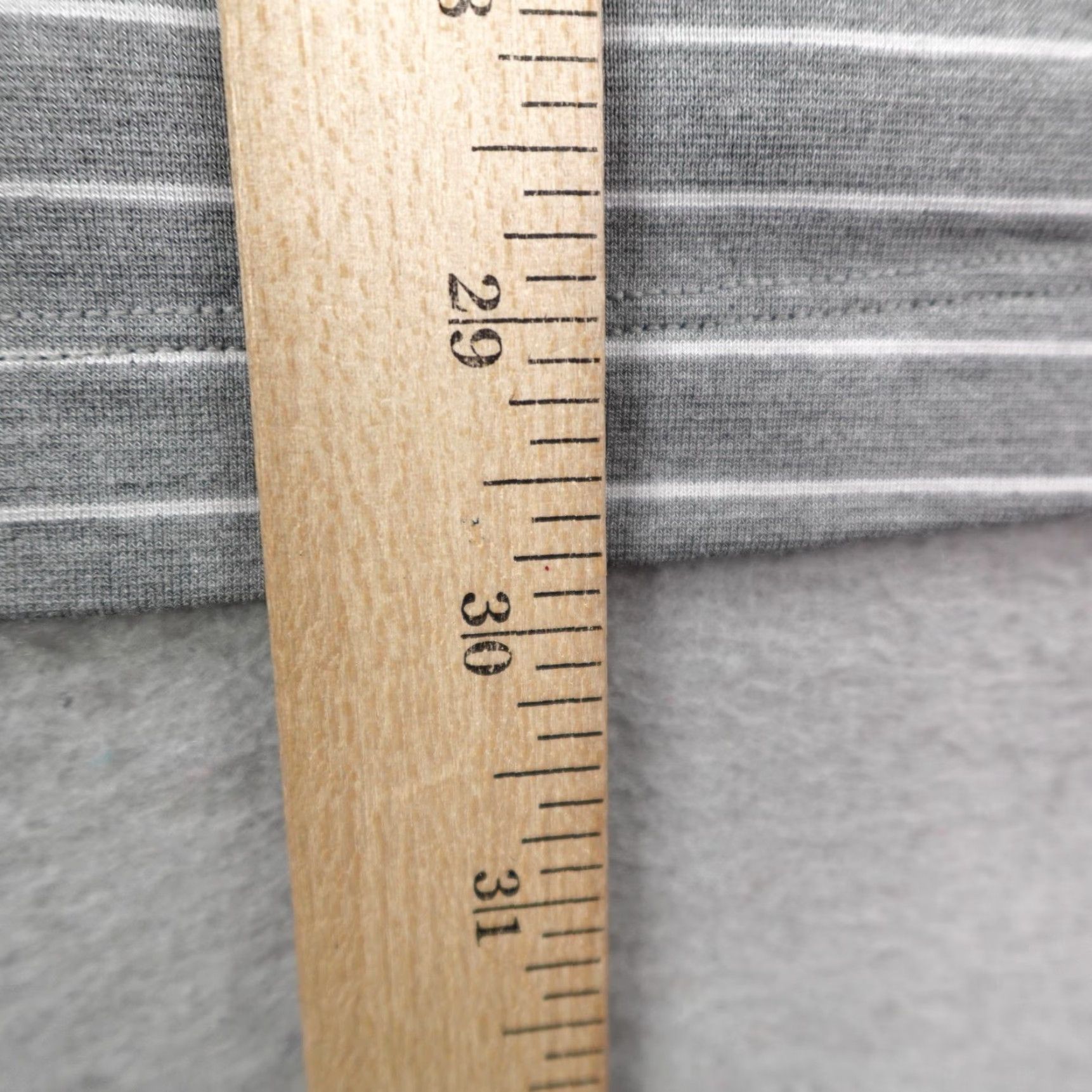Lululemon Lululemon Polo Shirt Mens Medium Gray White Stripes Evolution Performance Golf Shirt Size US M / EU 48-50 / 2 - 6 Thumbnail