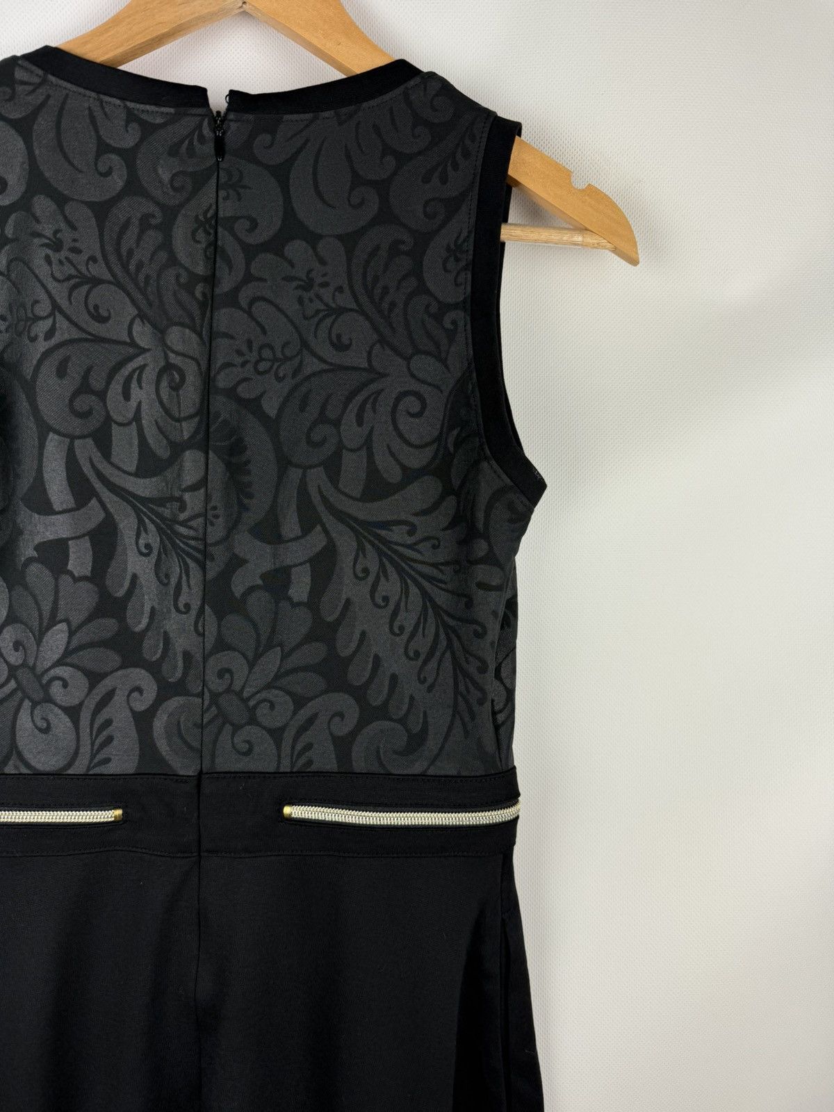 Versace Jeans Couture Versace Jeans Ladies Sleeveless Patterned Dress Size US 4 Size S / US 4 / IT 40 - 22 Thumbnail