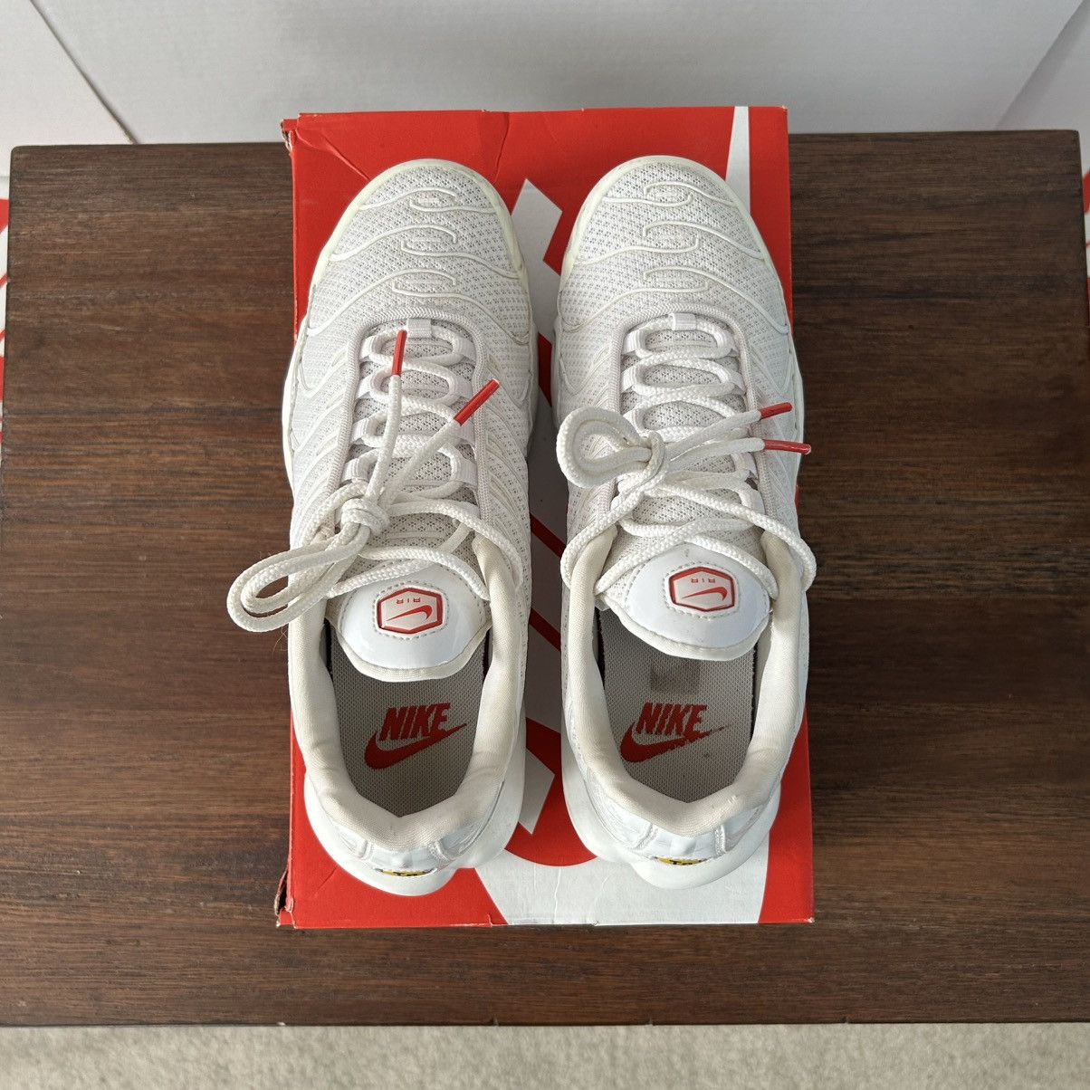 Nike Nike Air Max Plus TN White Red Sneakers Women’s Size 8.5 Size US 8.5 / IT 38.5 - 6 Thumbnail