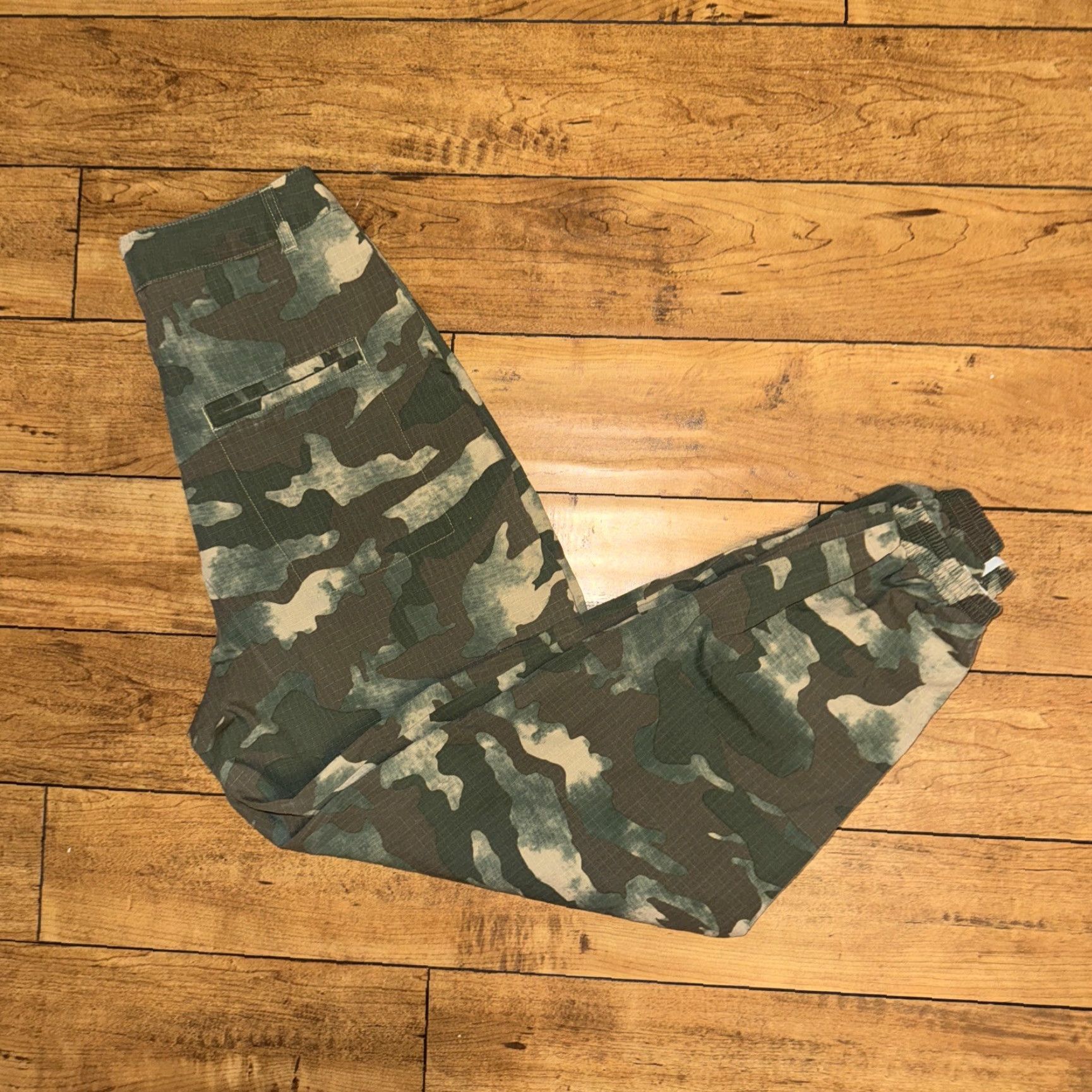 Adidas Adidas Camo Jogger Pants Small 26x32 Men Jogger Camouflage Green Activewear Size US 29 - 2 Thumbnail