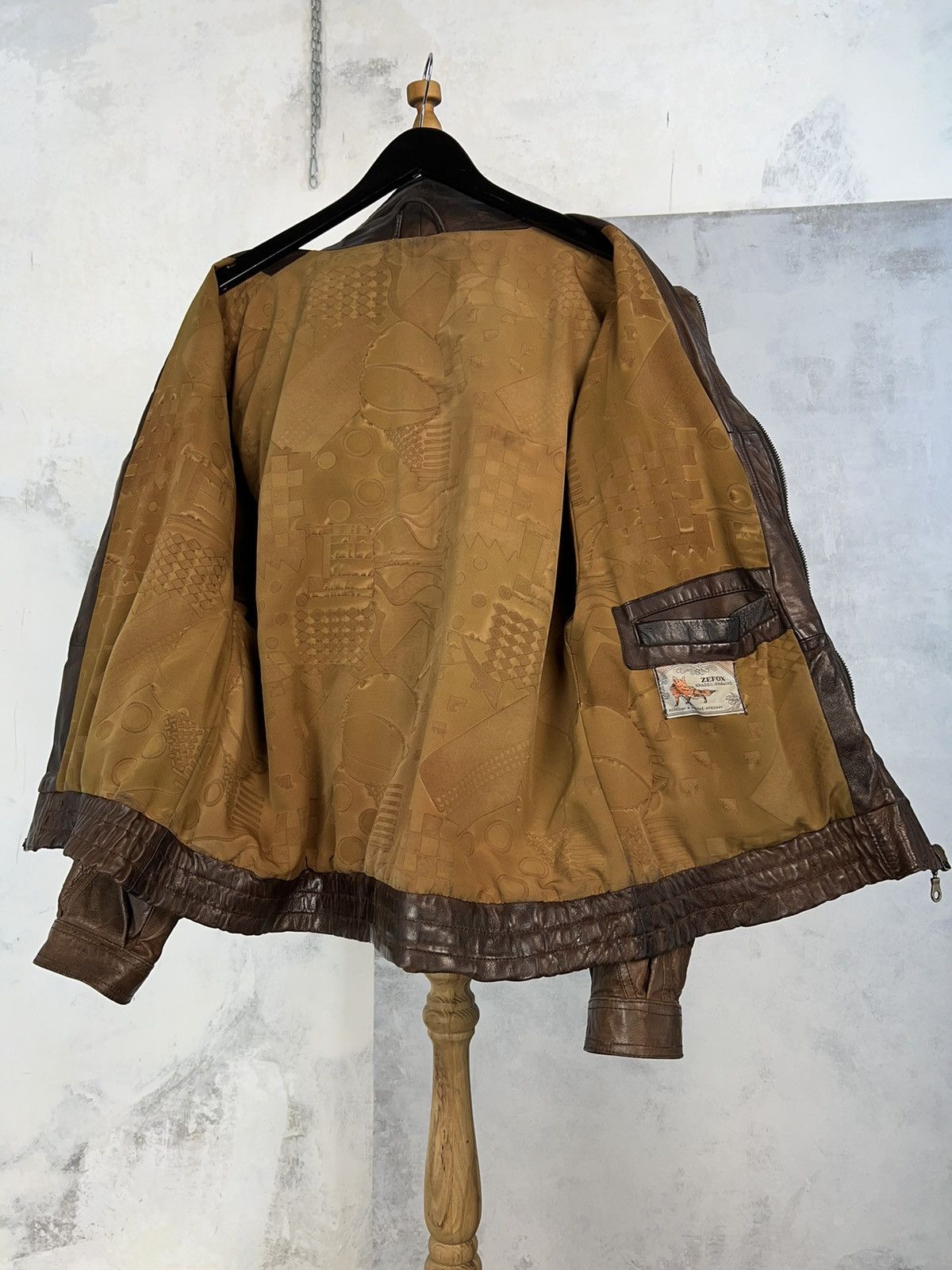Vintage Vintage Leather Bomber Jacket Size M - L Size US L / EU 52-54 / 3 - 11 Thumbnail
