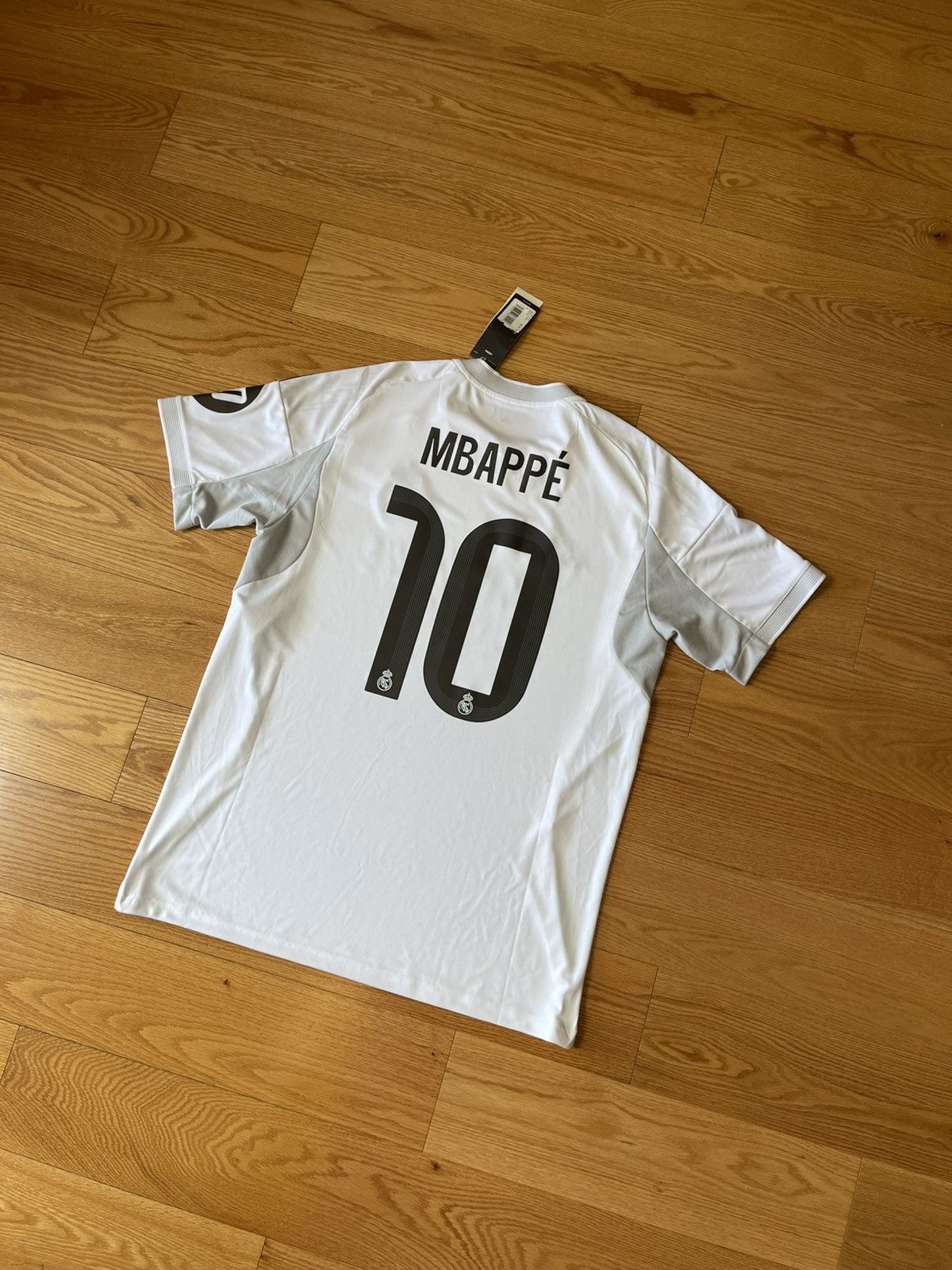 Adidas Adidas Real Madrid KYLIAN MBAPPE🇫🇷 2025/26 home jersey Size US L / EU 52-54 / 3 - 1 Thumbnail