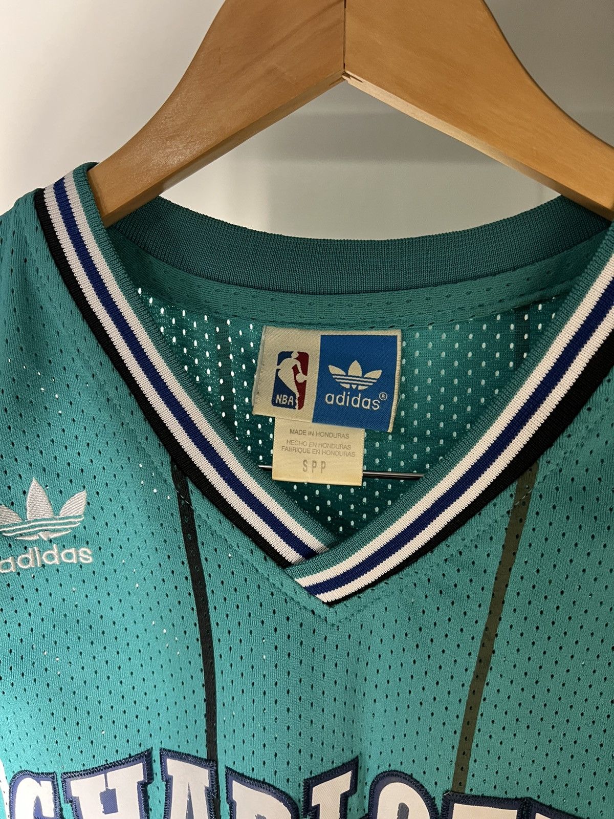 Adidas VINTAGE ADIDAS ORIGINAL CHARLOTTE NBA RETRO JERSEY Y2K 90s Size US S / EU 44-46 / 1 - 20 Thumbnail