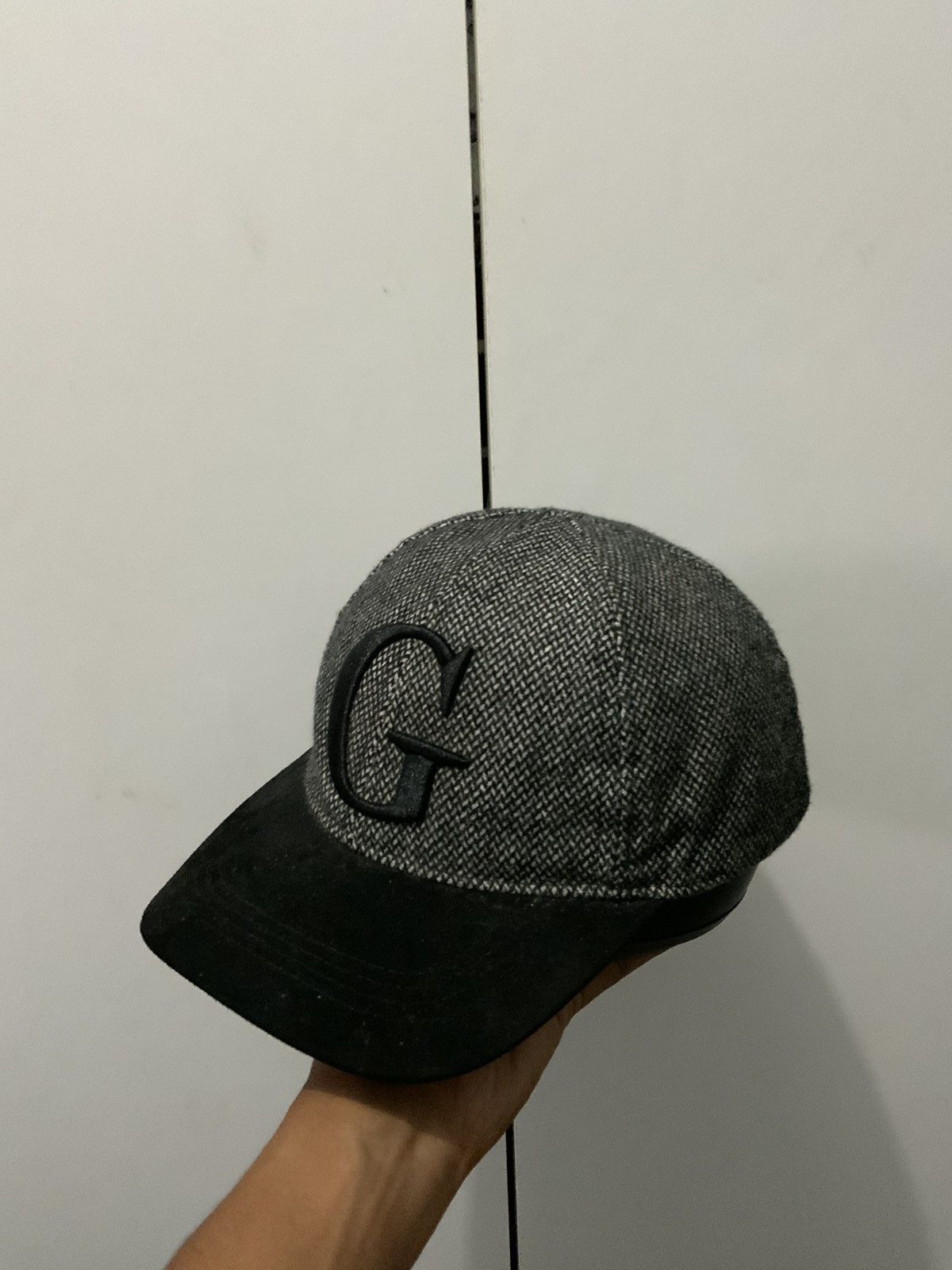 Zara Zara Big Logo Fitted Hat Size ONE SIZE - 1 Thumbnail
