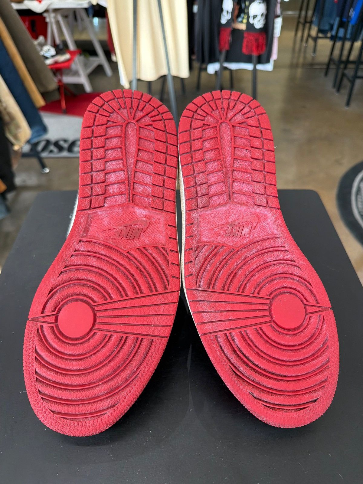 Jordan Brand Air Jordan 1 Chicago Lost & Found Size 9 (2022) Size US 9 / EU 42 - 9 Thumbnail