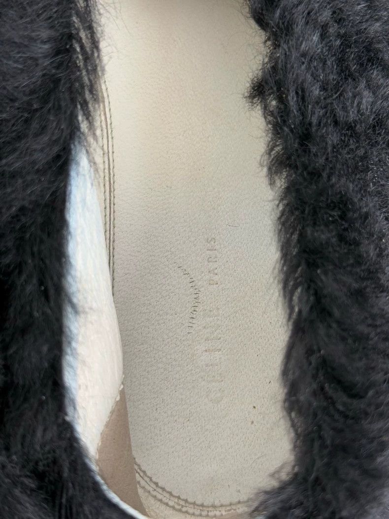 Celine Celine Fluffy SlipOn Shoes Size 35.5 Size US 6 / IT 36 - 7 Thumbnail
