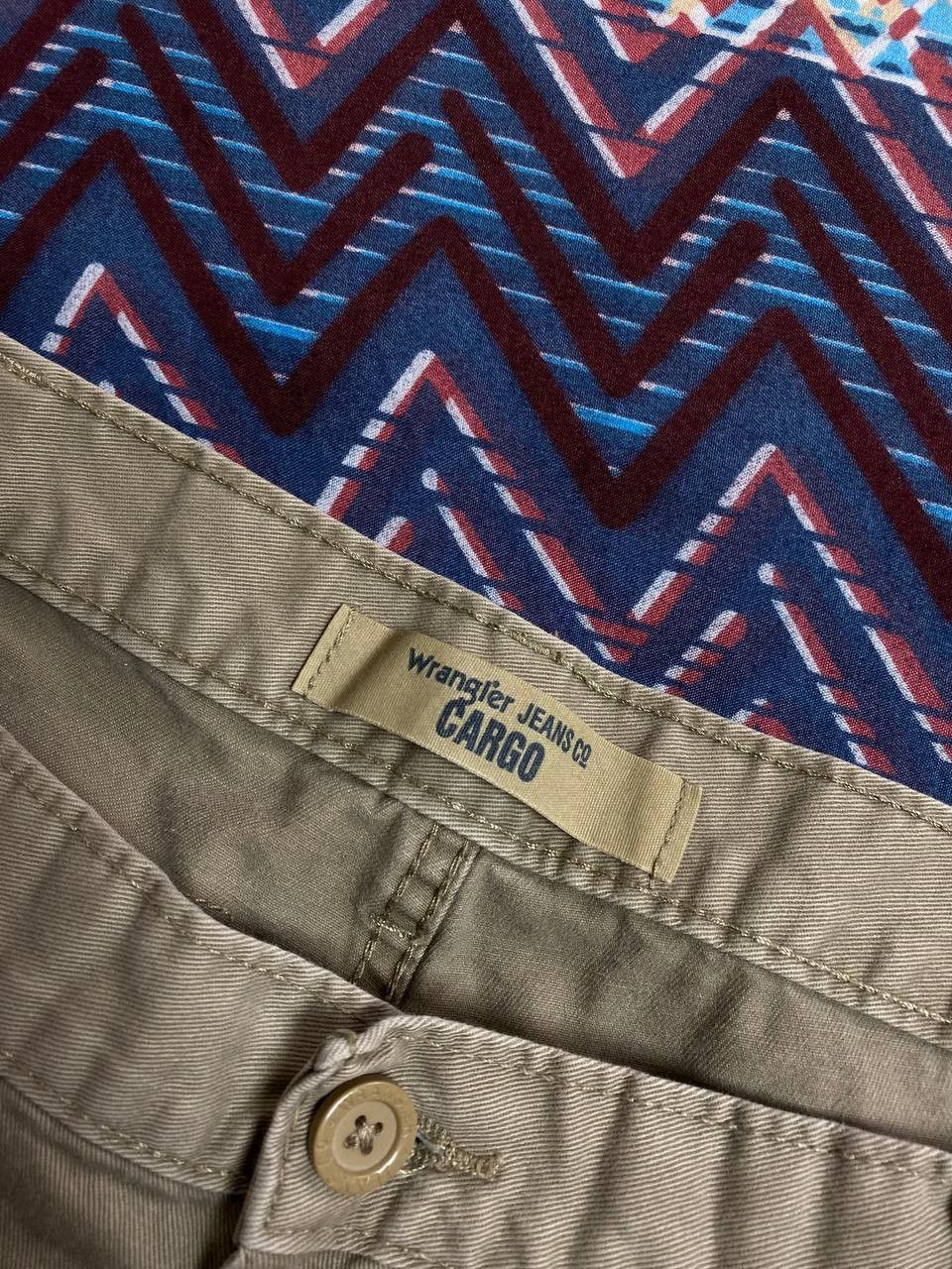 Vintage × Wrangler Wrangler Relaxed Fit Khaki Cargo Pants Size US 36 / EU 52 - 2 Thumbnail
