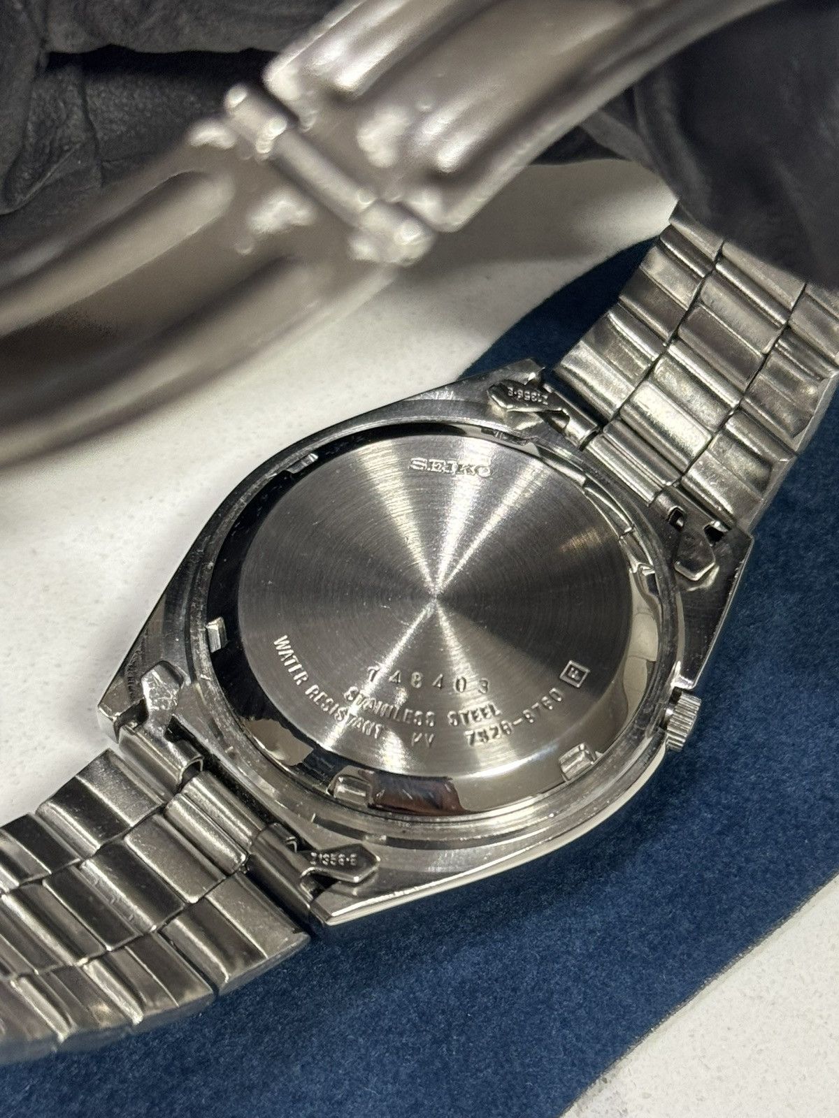 Seiko Vintage Seiko 5 7S26-8760 ‘Red Ticker’ Size 38 - 15 Thumbnail