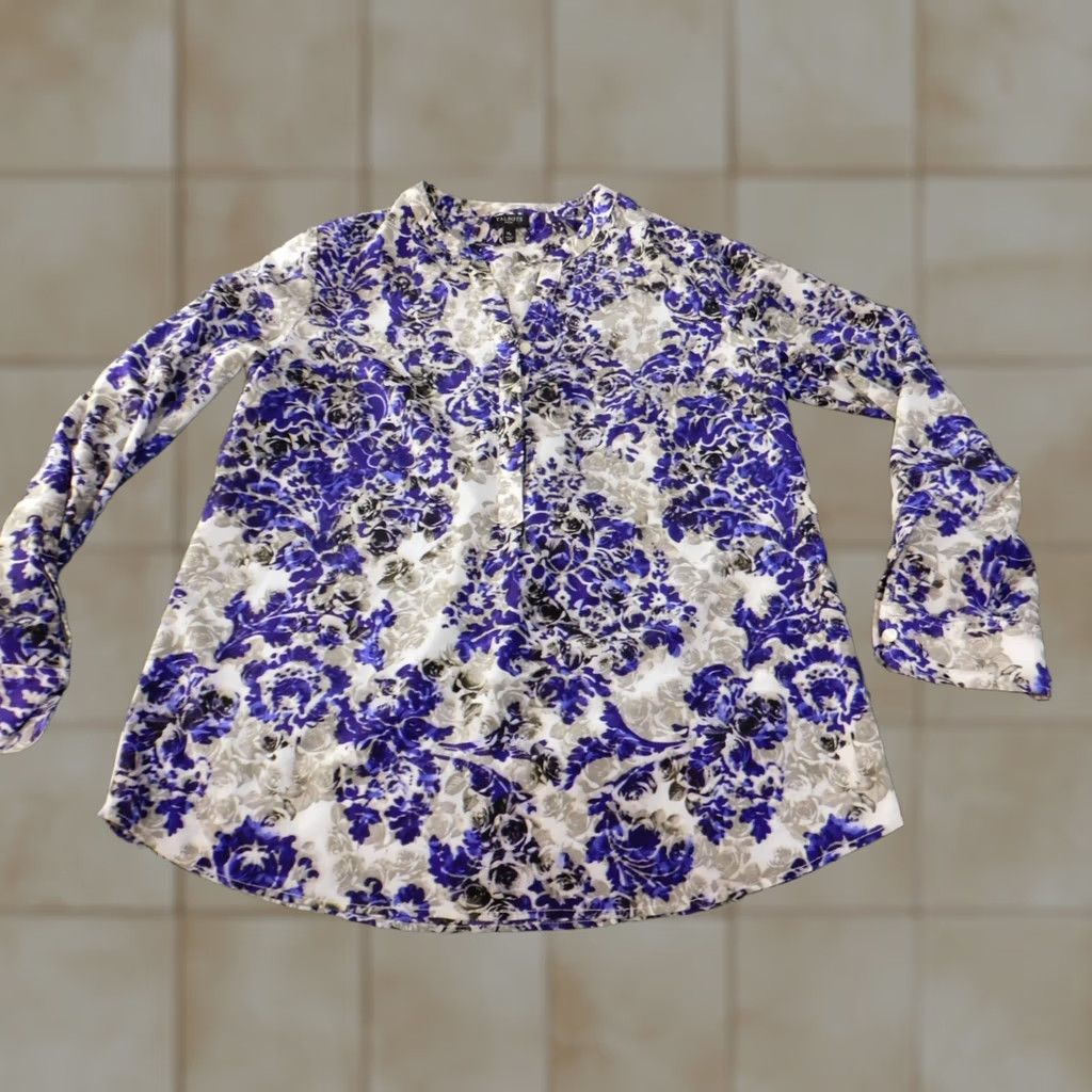 Talbots Talbots Blouse Shirt Petite Medium Purple Floral V-Neck Pullover Women casual Size M / US 6-8 / IT 42-44 - 1 Thumbnail
