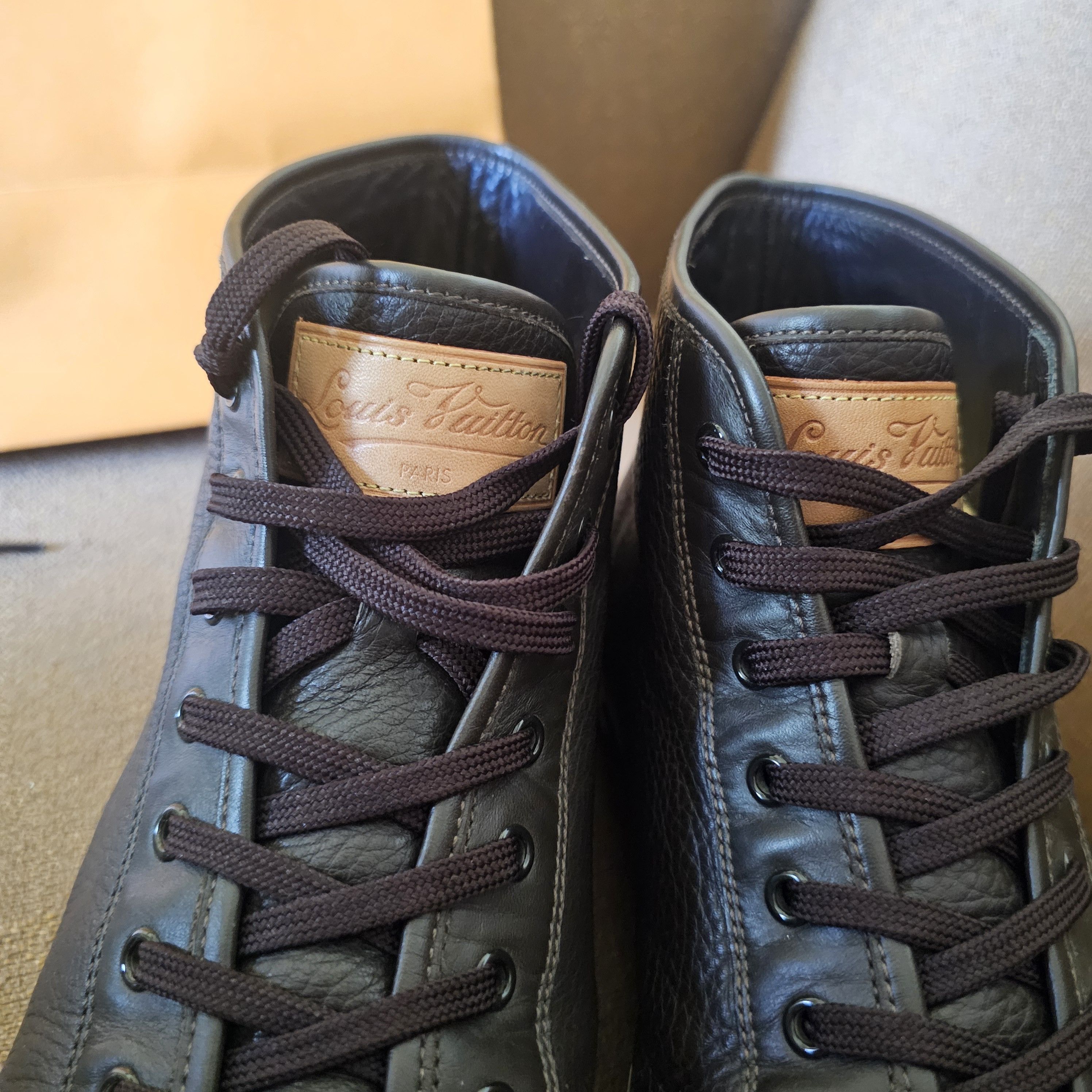 Louis Vuitton Louis Vuitton High Top Leather Brown Sneakers LV Sz 9, US 10 Size US 10 / EU 43 - 6 Thumbnail