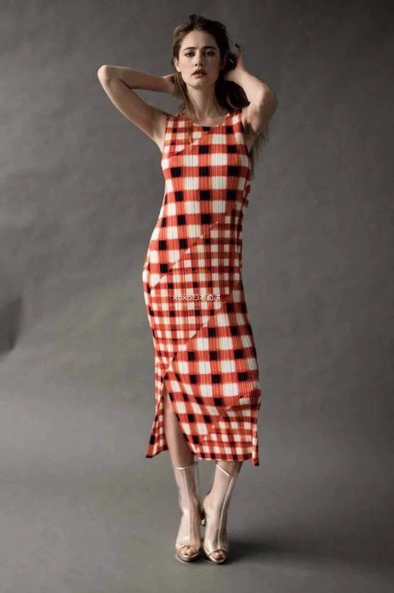 Issey Miyake Issey Miyake size:3 Orange pleated watermelon dress Size S / US 4 / IT 40 - 1 Thumbnail