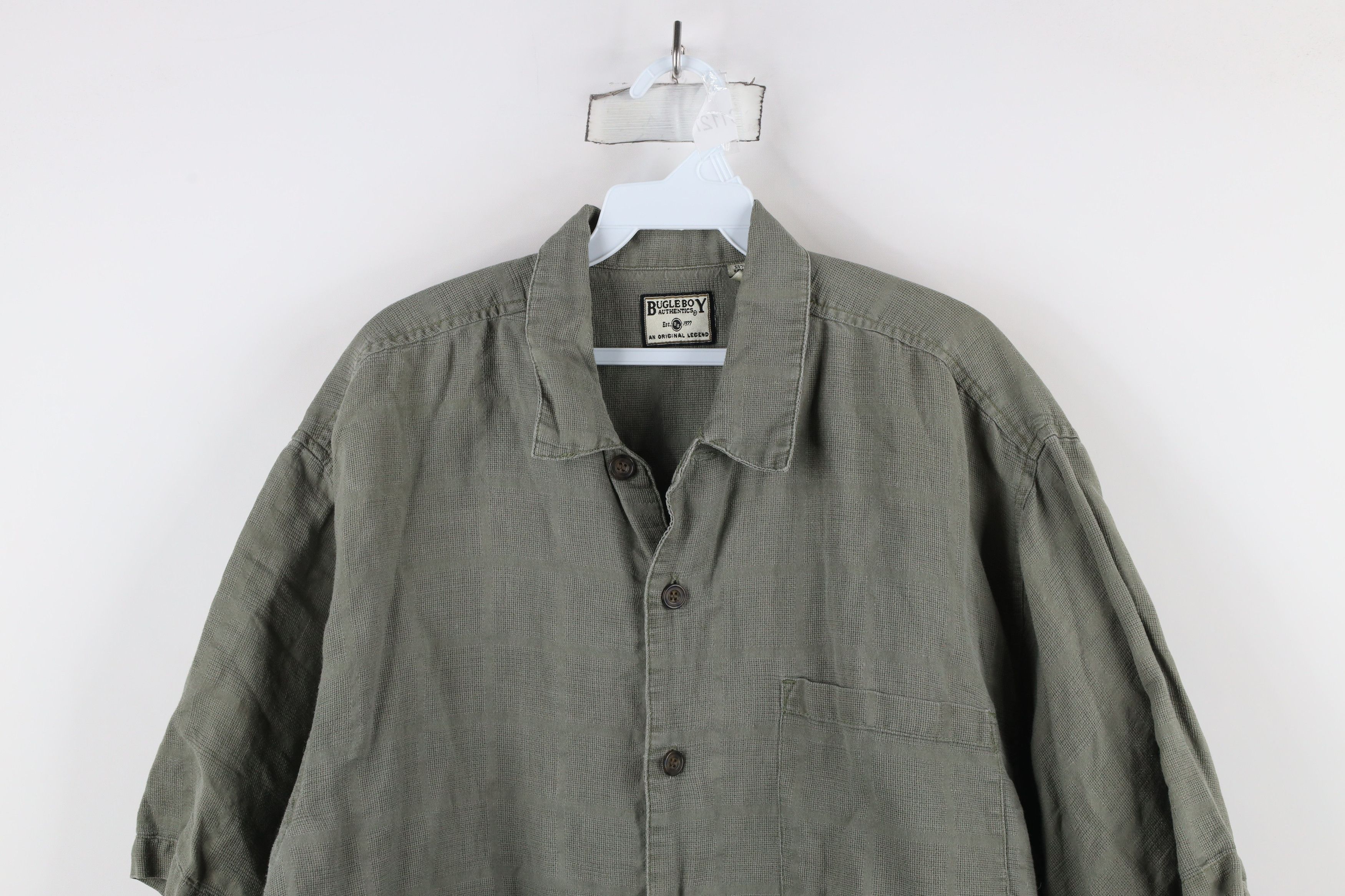 Vintage Vintage 90s Streetwear Fit Weave Short Sleeve Button Shirt Size US XL / EU 56 / 4 - 2 Thumbnail