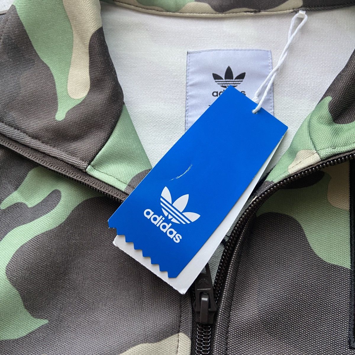 Adidas × Jeremy Scott Rare Adidas × Jeremy Scott track jacket H53369 Size US M / EU 48-50 / 2 - 5 Thumbnail