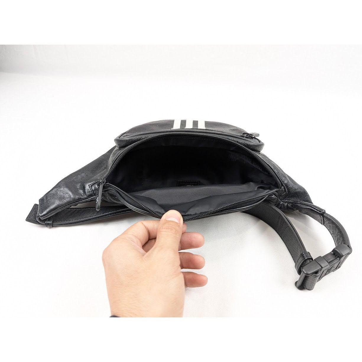Adidas × Balenciaga o1rshd1 Size: OS / Belt Bag in Black/White Size ONE SIZE - 13 Thumbnail