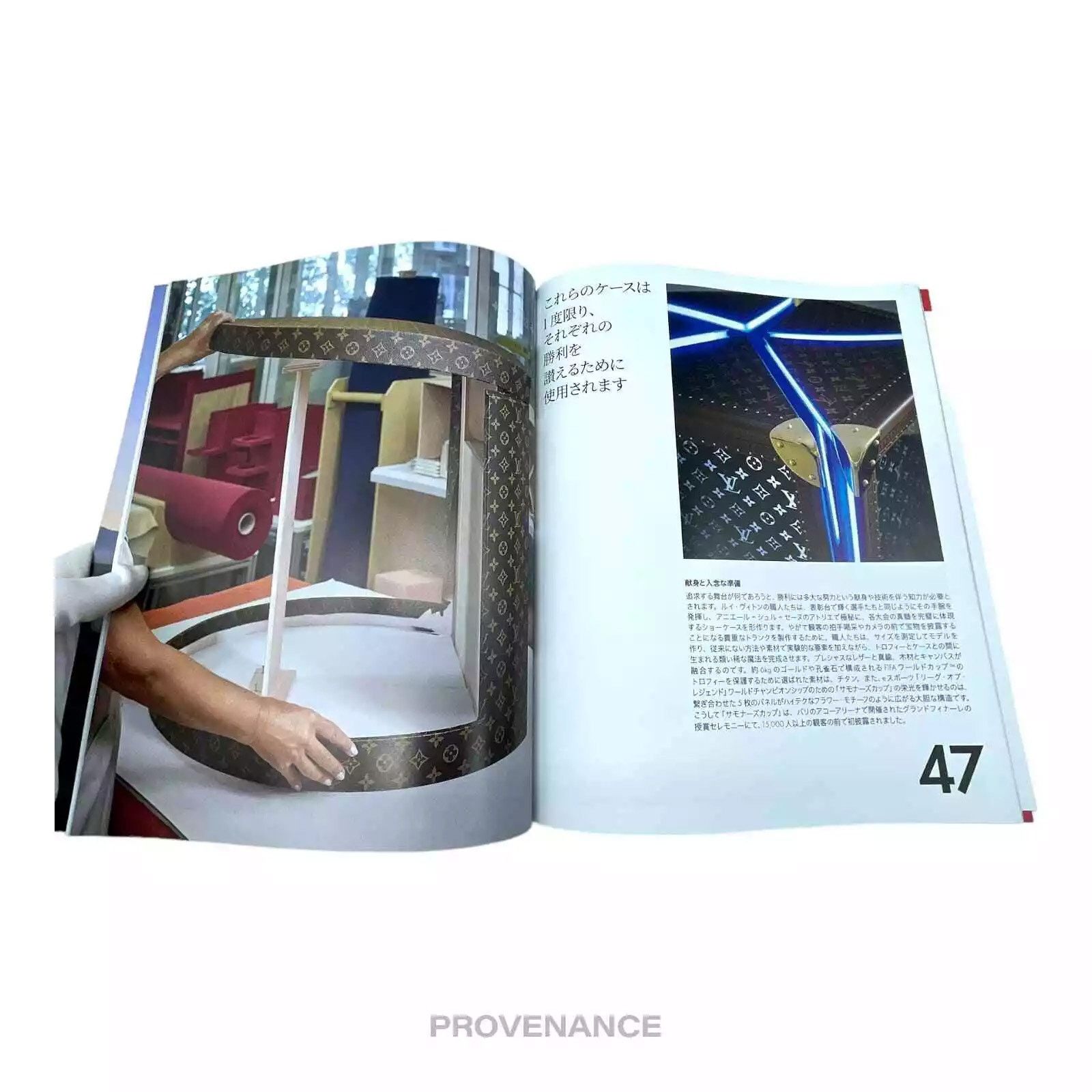 Louis Vuitton 🔴 Louis Vuitton The Book 200 Size ONE SIZE - 9 Thumbnail