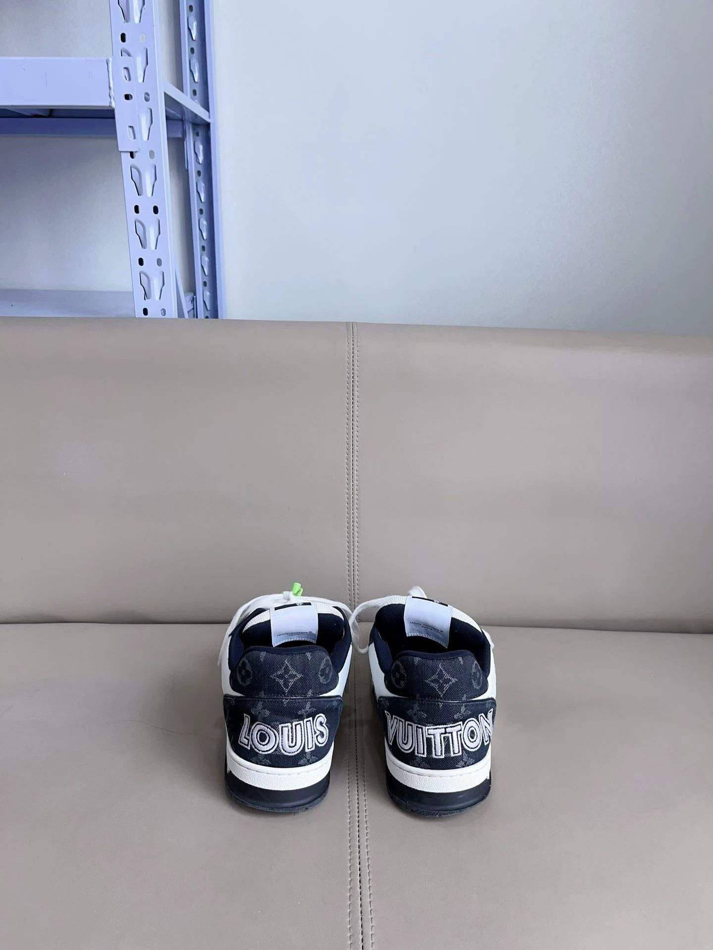 Louis Vuitton Louis Vuitton LV Trainer Black/White Velcro 44 EU - ond. Size US 11 / EU 44 - 3 Thumbnail