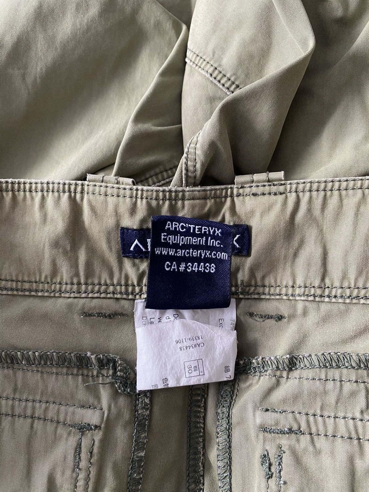 Arc'teryx × Vintage Arc’teryx vintage green khaki cargo trousers pants gorpcore Size 30" / US 8 / IT 44 - 13 Thumbnail
