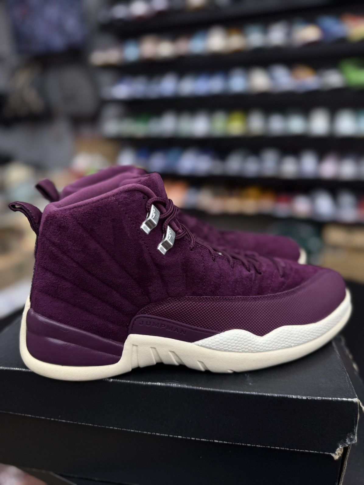Jordan Brand Jordan 12 Bordeaux 2017 (130690-617) Size 10.5 🧼 Size US 10.5 / EU 43-44 - 13 Thumbnail