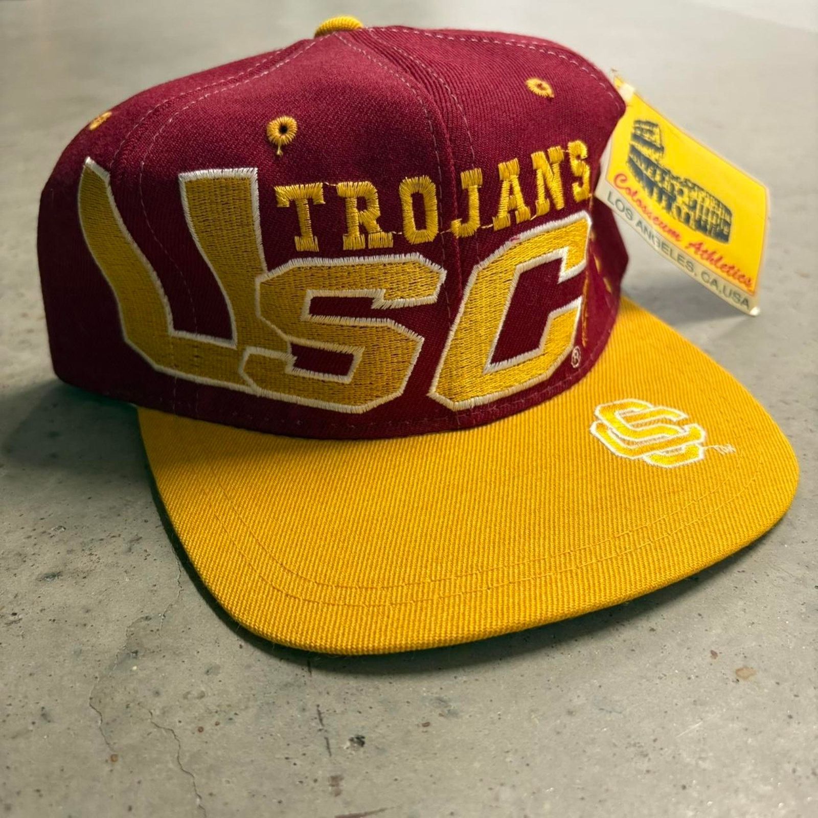 Colosseum Athletics × NCAA × Vintage Crazy NWT Vintage 90s Colosseum Athletics USC Trojans Hat Size ONE SIZE - 1 Thumbnail