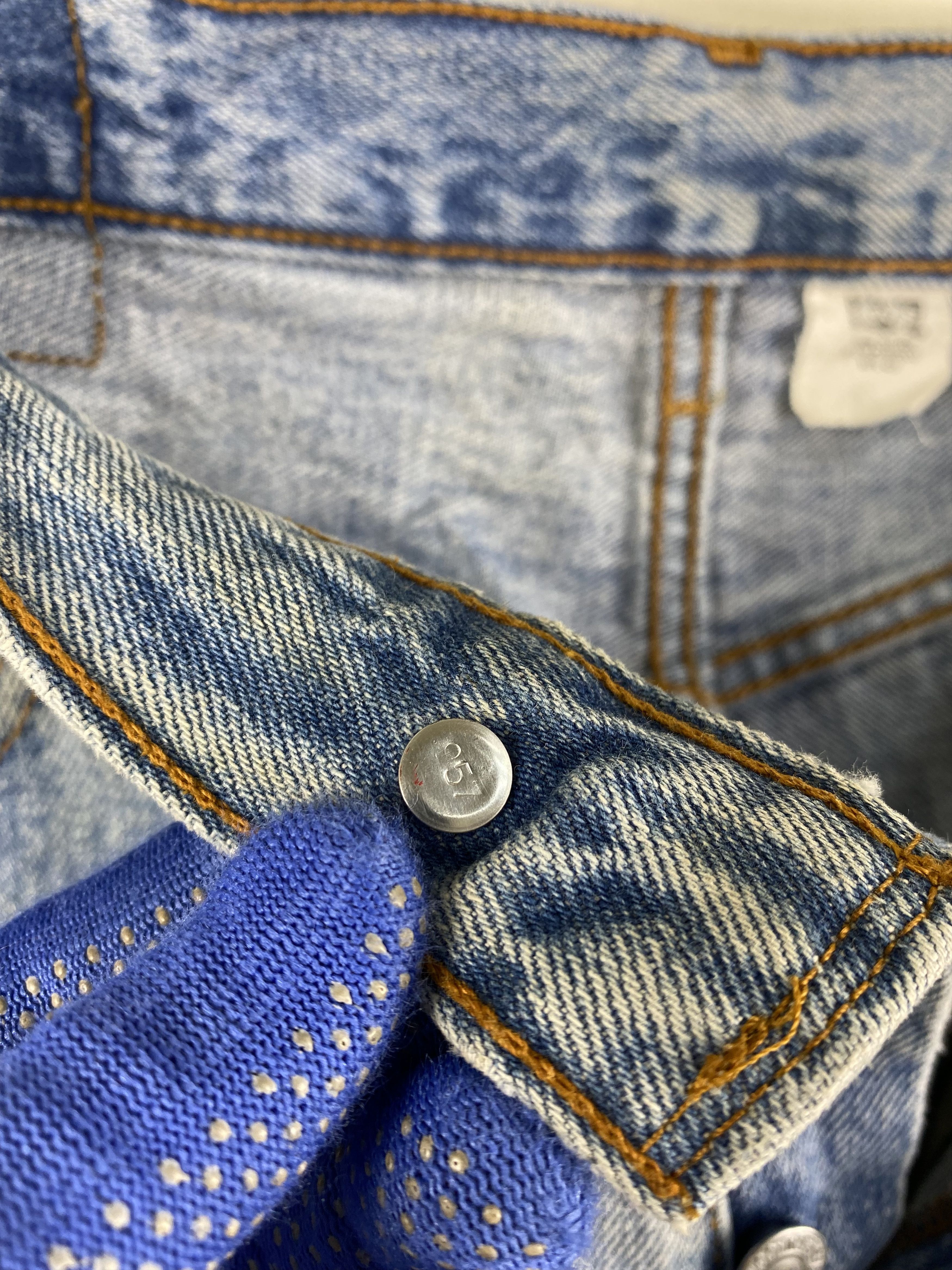 Levi's Vintage Clothing W33x29 Vintage Levis 501 90s distressed dirty denim Size US 33 - 10 Thumbnail