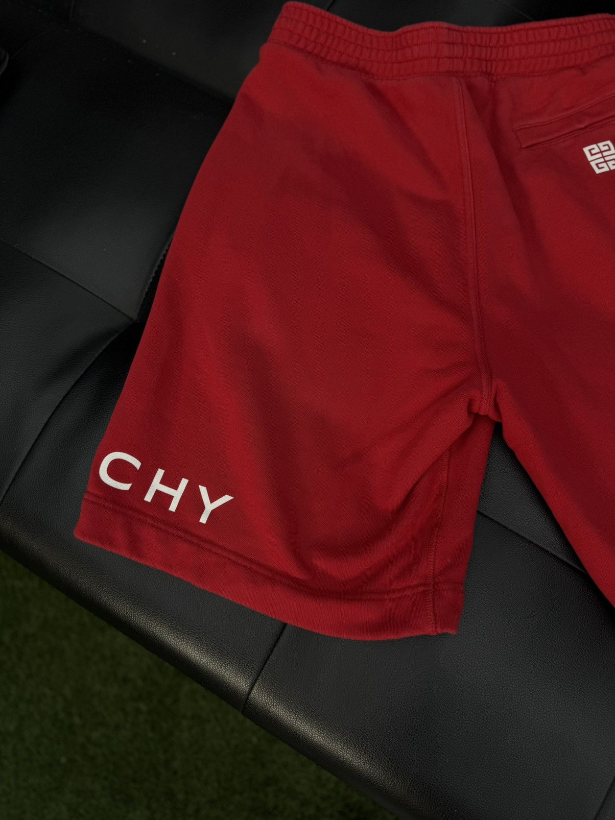 Givenchy Givenchy Red Logo Summer Shorts Size Large 🧼 Size US 31 - 7 Thumbnail
