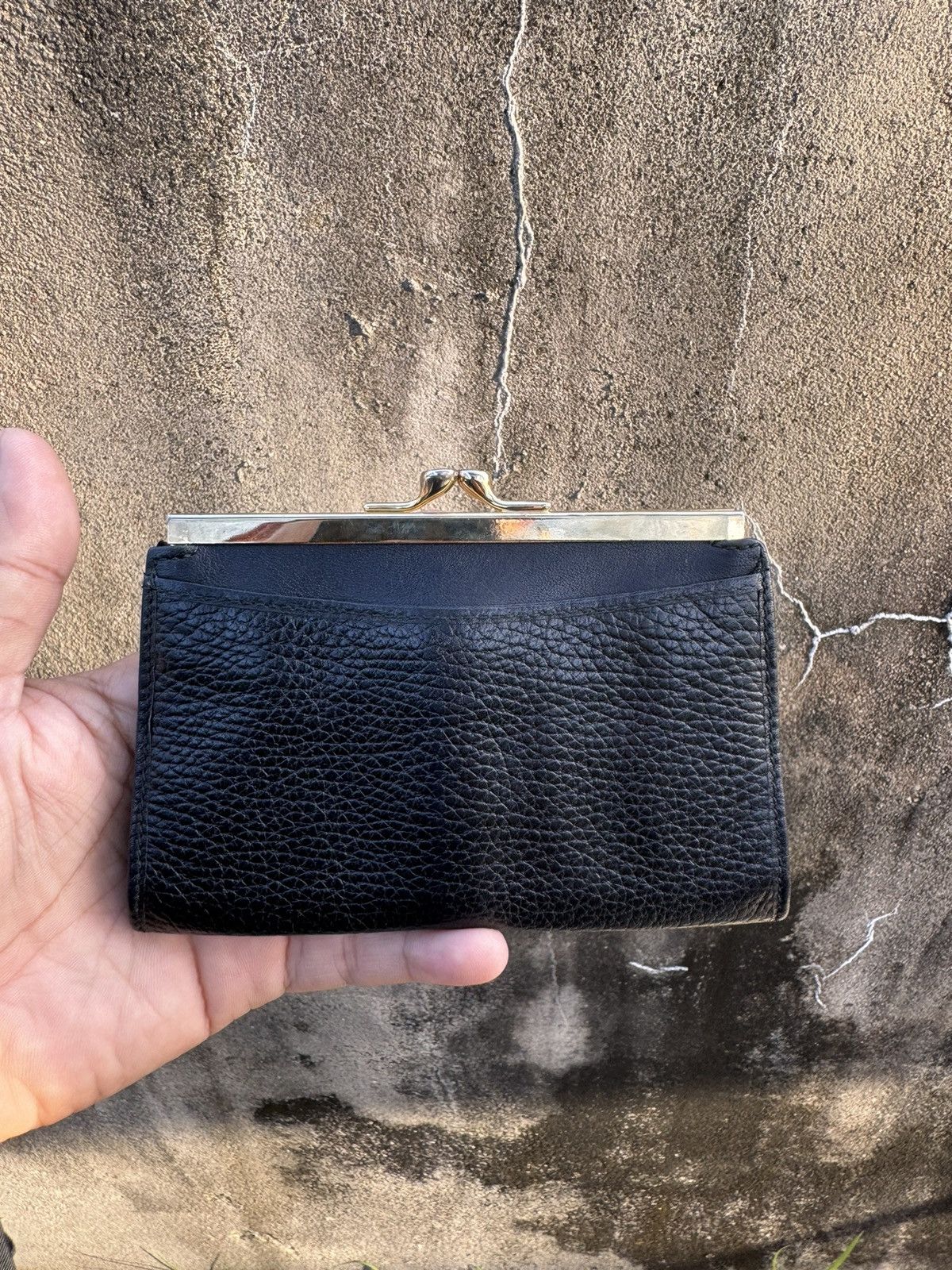 Gucci Gucci Coin Purse Leather Kiss Lock Size ONE SIZE - 1 Thumbnail