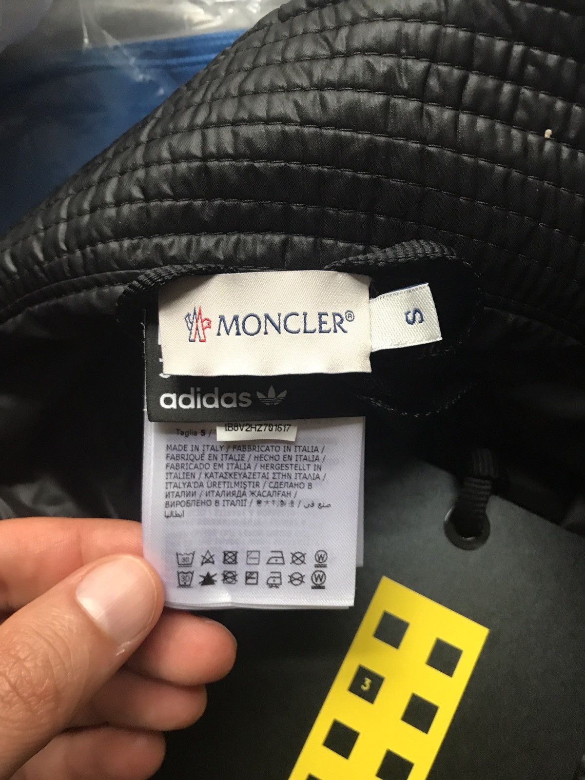 Moncler Moncler x Adidas size S shipping in EU Size ONE SIZE - 5 Thumbnail
