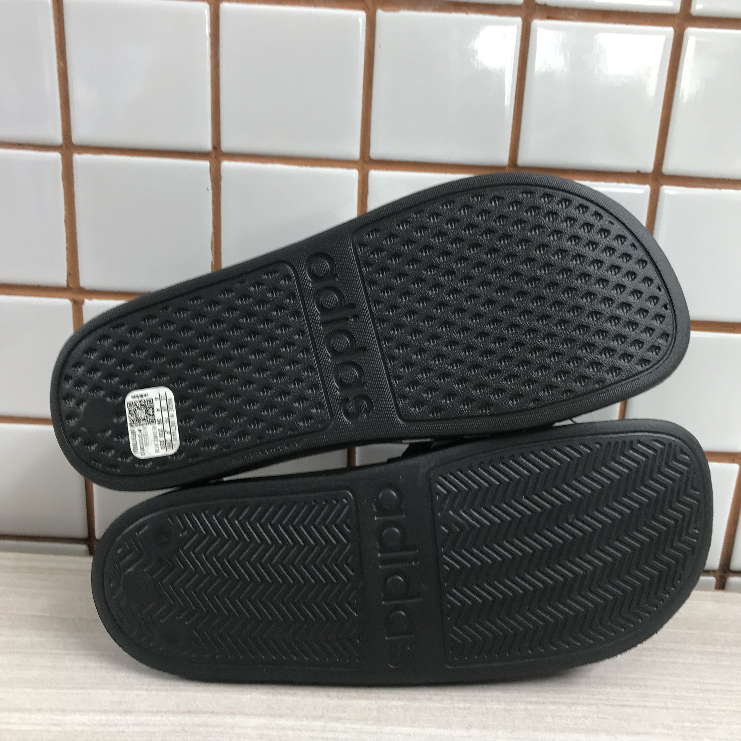 Adidas Adidas Adilette Sandals Slide black white Stripe Size 4uk Size US 4 / IT 34 - 5 Thumbnail