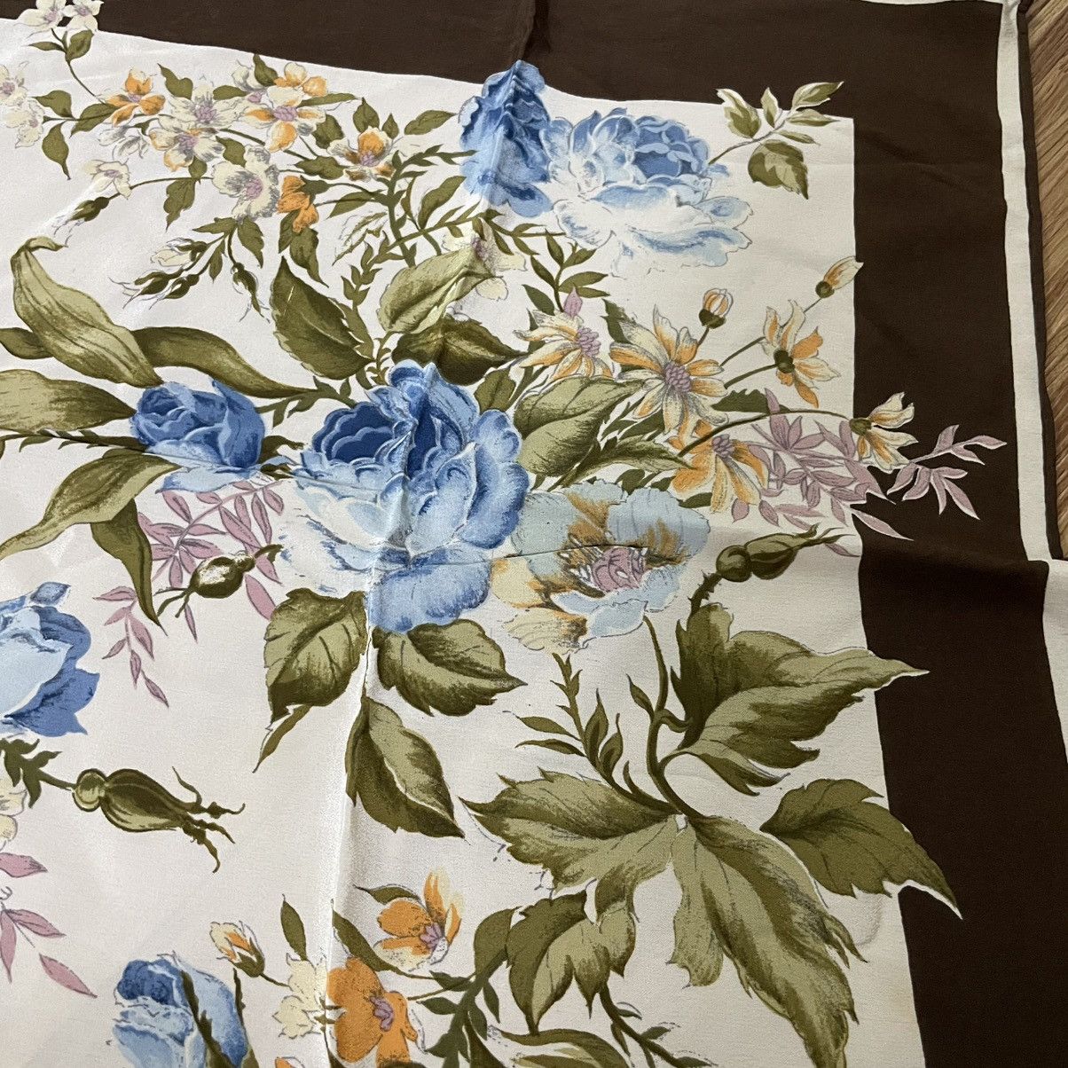 Yves Saint Laurent ysl floral silk scarf Size ONE SIZE - 3 Thumbnail