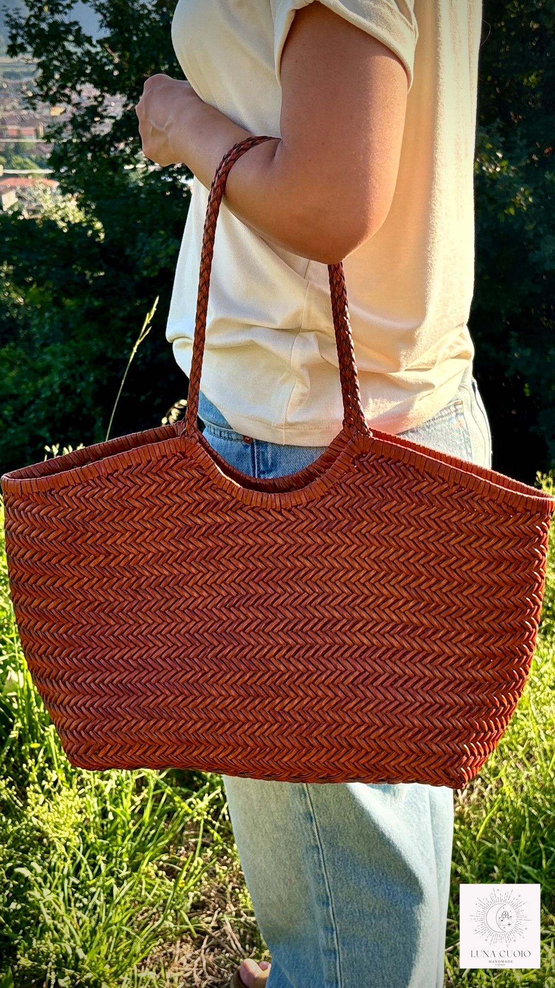 Vera Pelle Handmade Cowhide Leather Tote Bag – Woven Shoulder Bag Size ONE SIZE - 1 Thumbnail