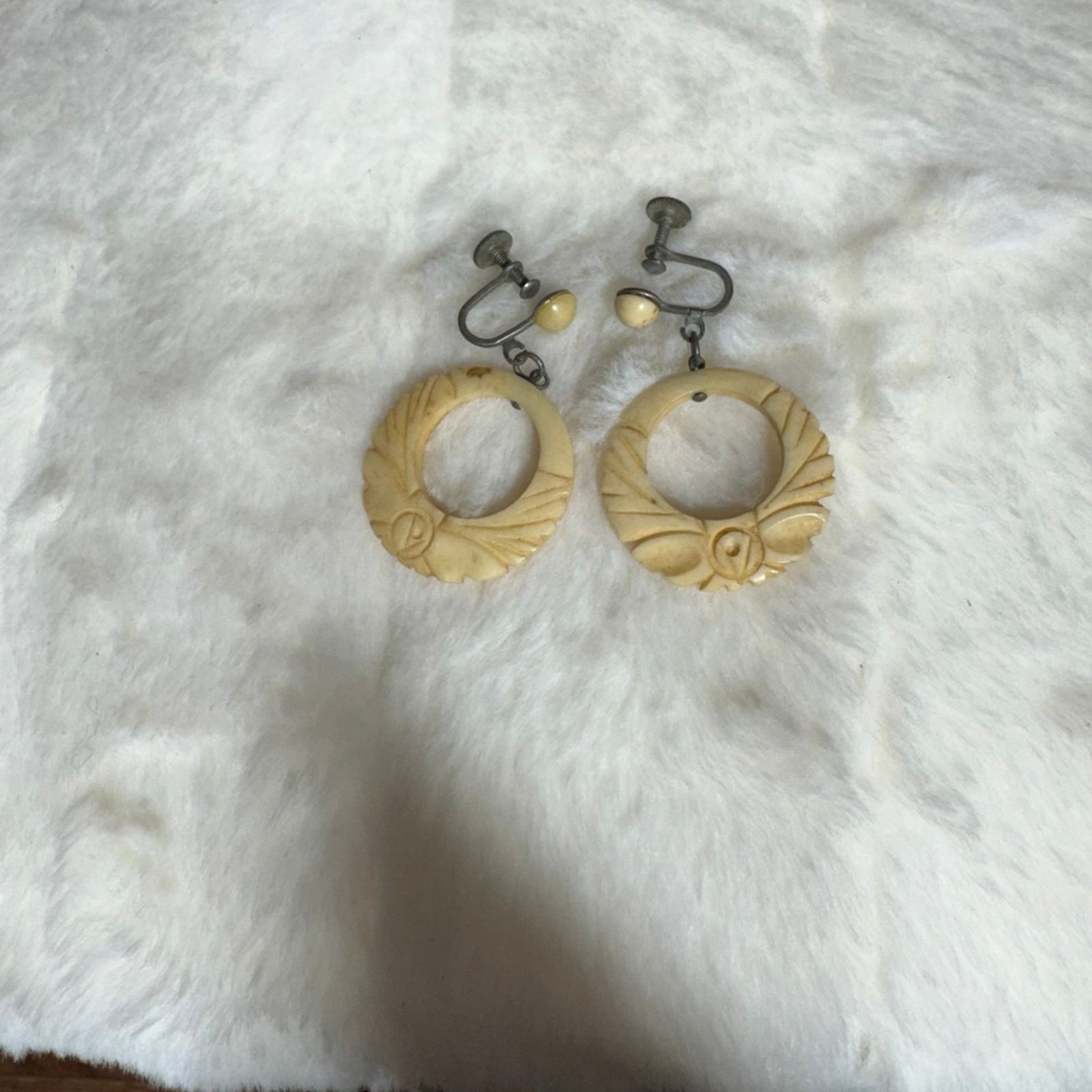NBDN Nobrandedon VTG bone carved earrings Size ONE SIZE - 2 Thumbnail