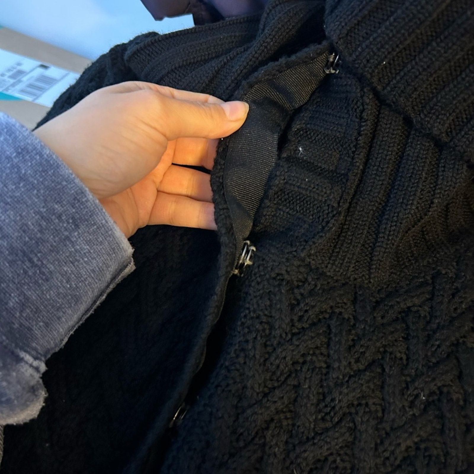 Banana Republic Banana Republic Black Cable Knit Snap Front Wool Sweater Size XS / US 0-2 / IT 36-38 - 5 Thumbnail