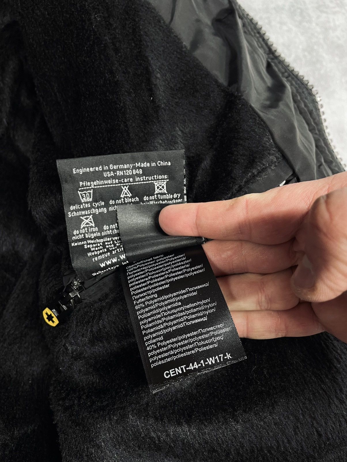 Wellensteyn Wellensteyn Men’s Black Down Bomber Jacket Size XL Hooded Size US XL / EU 56 / 4 - 17 Thumbnail
