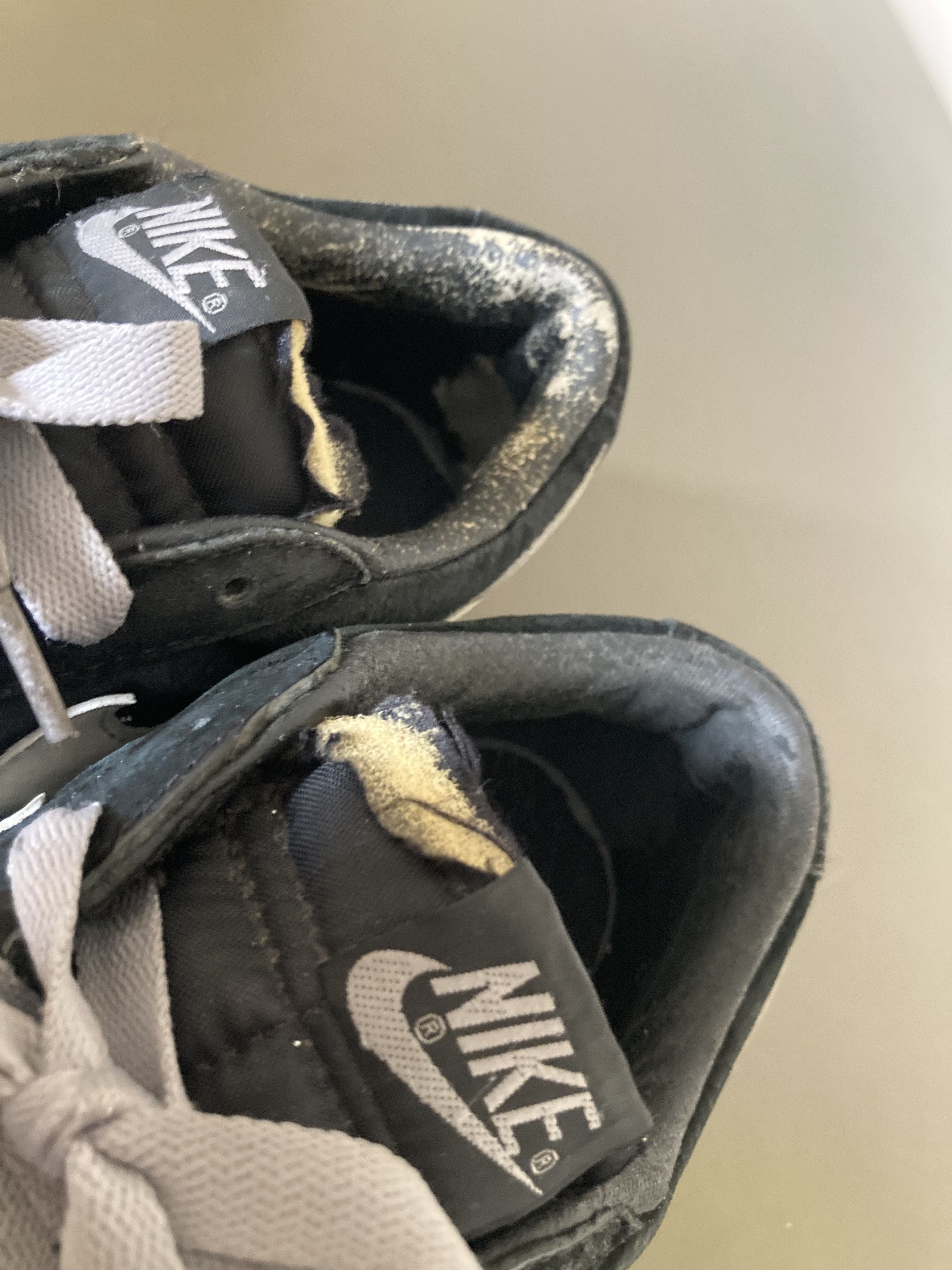 Nike Vintage. Nike Blazer Lo. Black/White from 2002. US10 Size US 10 / EU 43 - 10 Thumbnail