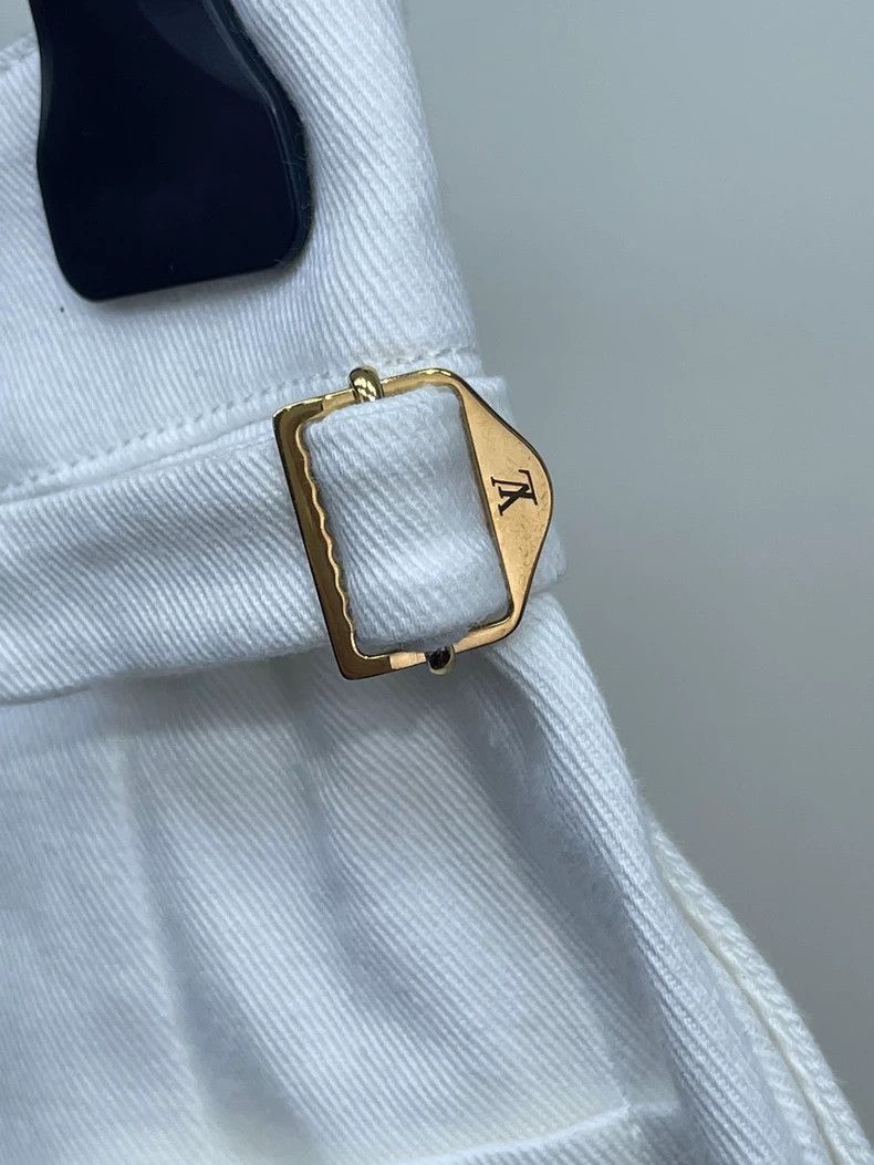 Louis Vuitton Louis Vuitton White denim shorts with gold buttons shorts 2 Size US 34 / EU 50 - 3 Thumbnail