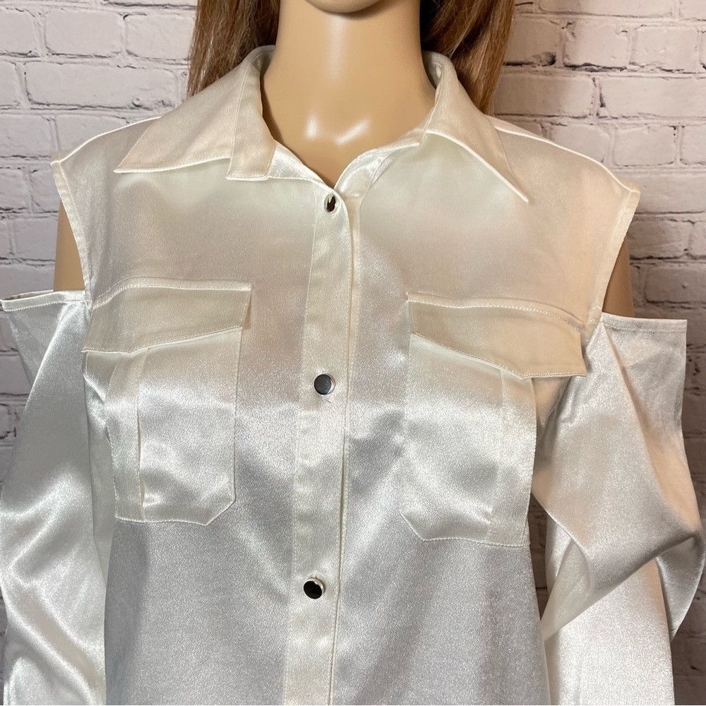 Other NWT New VHNY Satin White Cut Out Long Sleeve Button Blouse Size XS / US 0-2 / IT 36-38 - 3 Thumbnail