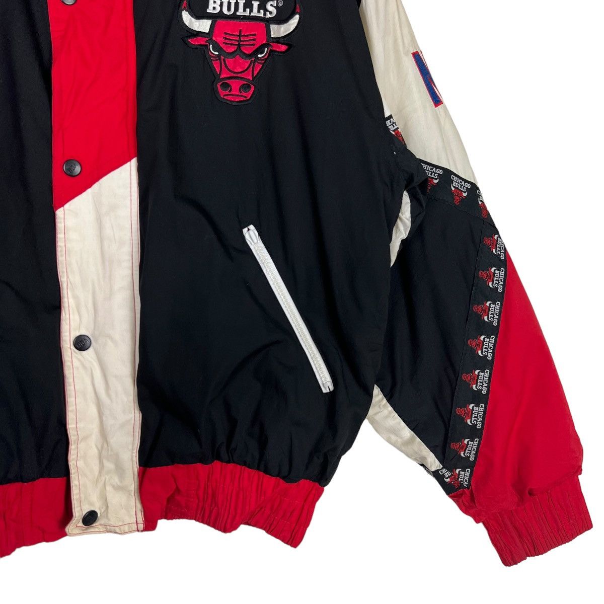 🔥 ARCHIVES VINTAGE CHICAGO BULLS PRO PLAYER BY DANIEL YOUNG