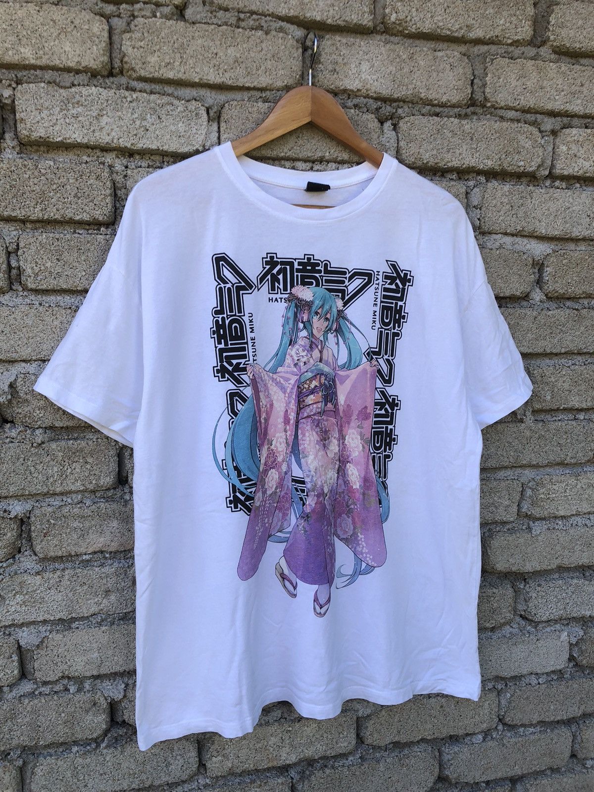 Anime Vintage Y2K Anime Hatsune Miku Kimono Movie Tshirt Size US L / EU 52-54 / 3 - 2 Thumbnail