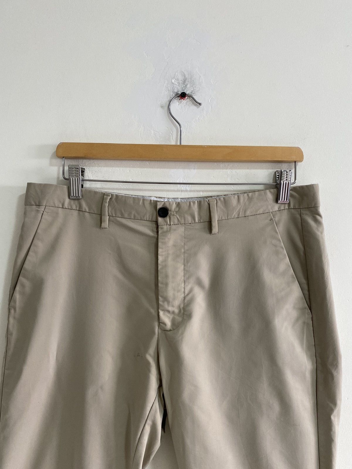Moncler Moncler Chinos Pants Beige Easy Travel Size US 34 / EU 50 - 2 Thumbnail