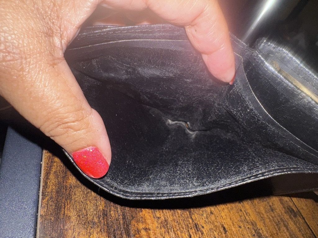 Saint Laurent Paris Yves Saint Laurent Embossed Leather Bifold Wallet Size ONE SIZE - 10 Thumbnail