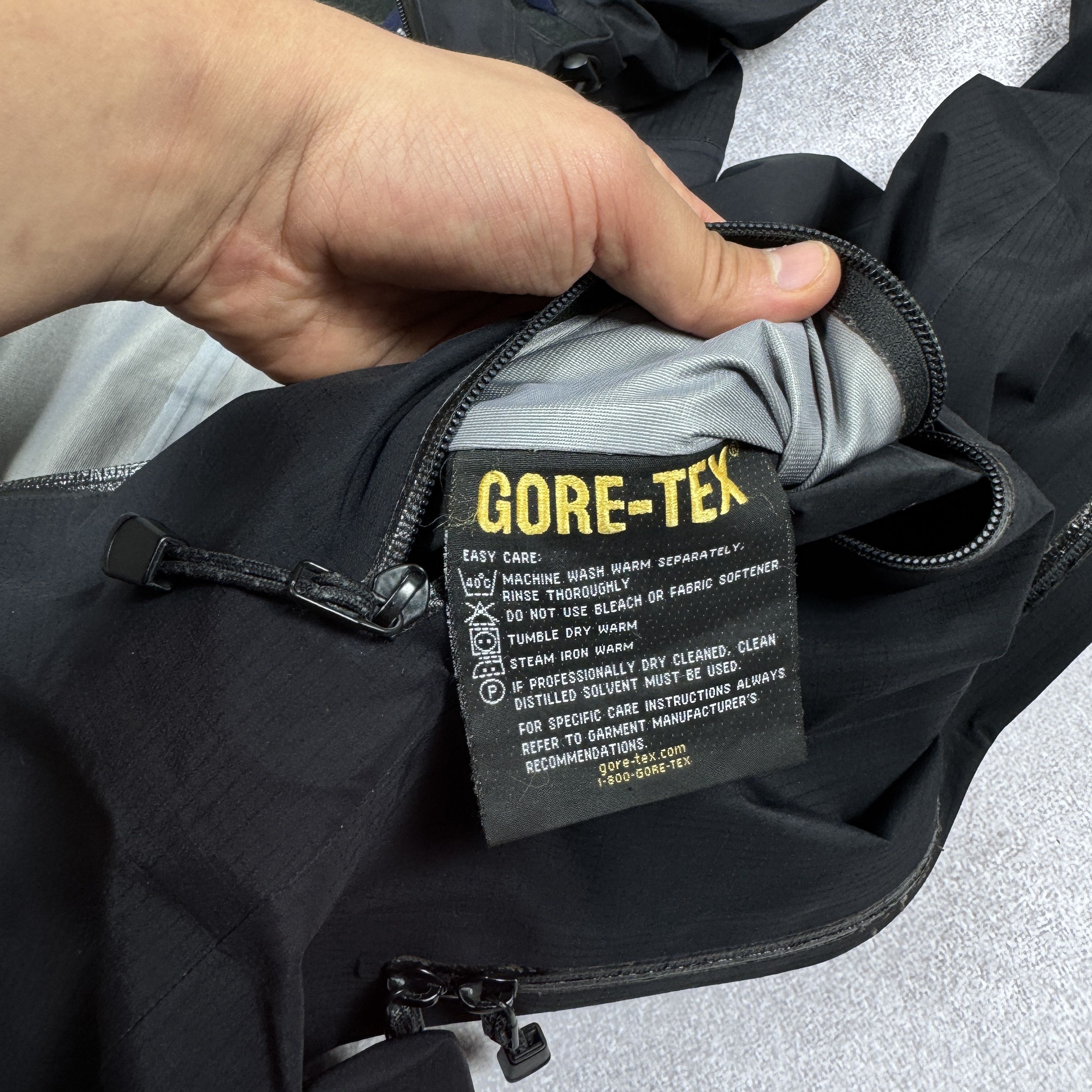 Arc'teryx Vintage Arcteryx Goretex XCR Membrana Jacket Outdoor Size M Size M / US 6-8 / IT 42-44 - 15 Thumbnail