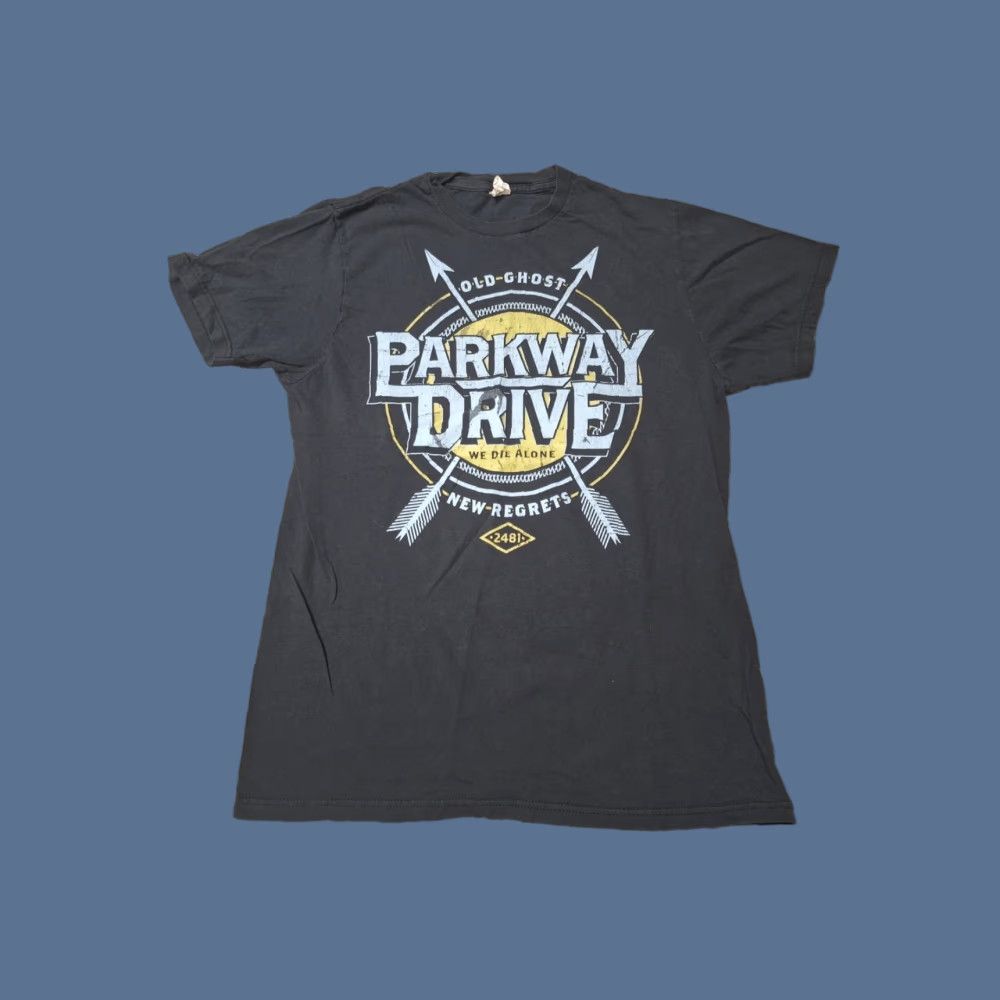 Vintage VINTAGE Parkway Drive Old Ghost New Regrets Bay Island L T-Shirt Mens T-Shirt Gray Guitar? Size US L / EU 52-54 / 3 - 1 Thumbnail