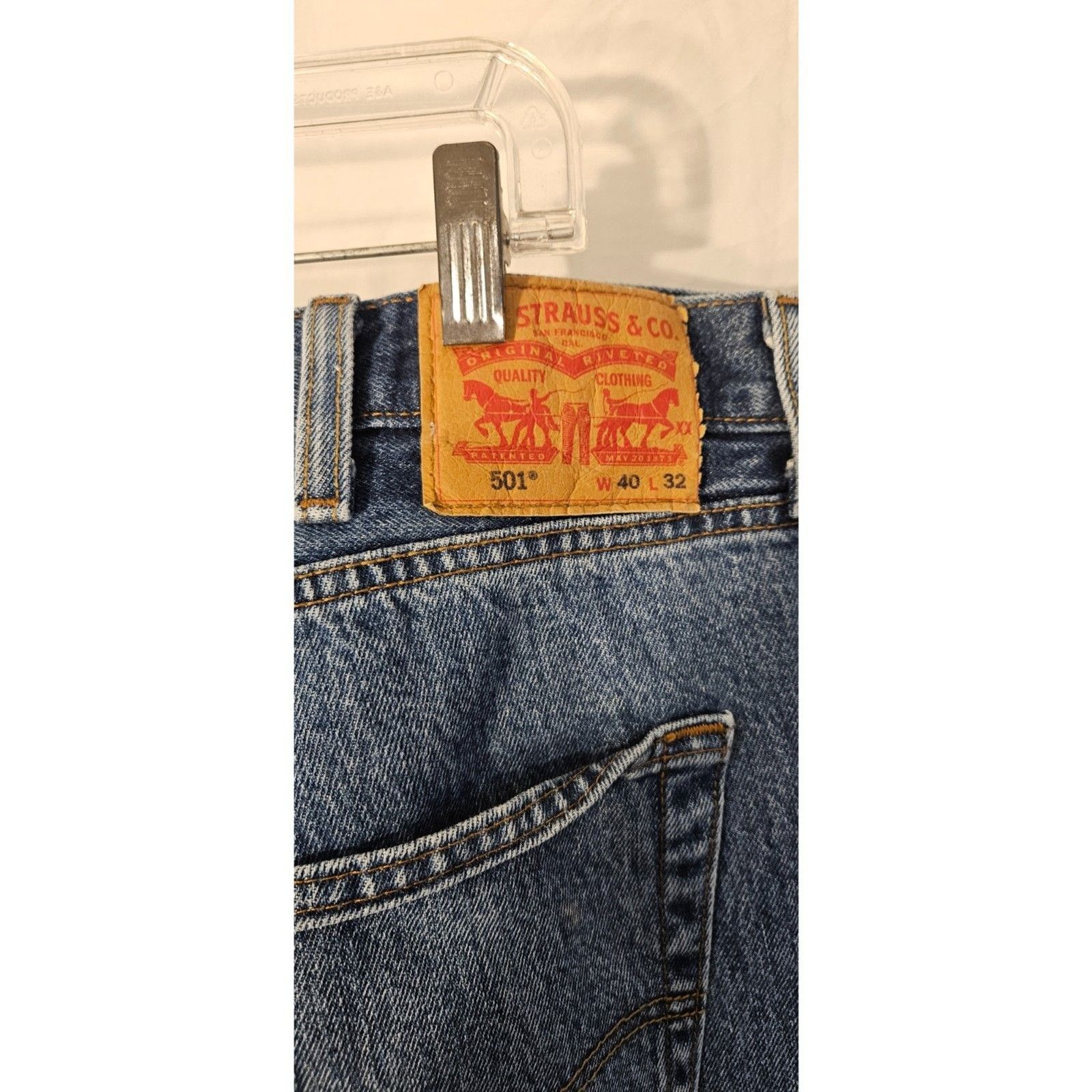 Levi's Men's Levi Strauss & Co. 501 Button Fly Jeans -- ITEM #3322 Size US 40 / EU 56 - 4 Thumbnail