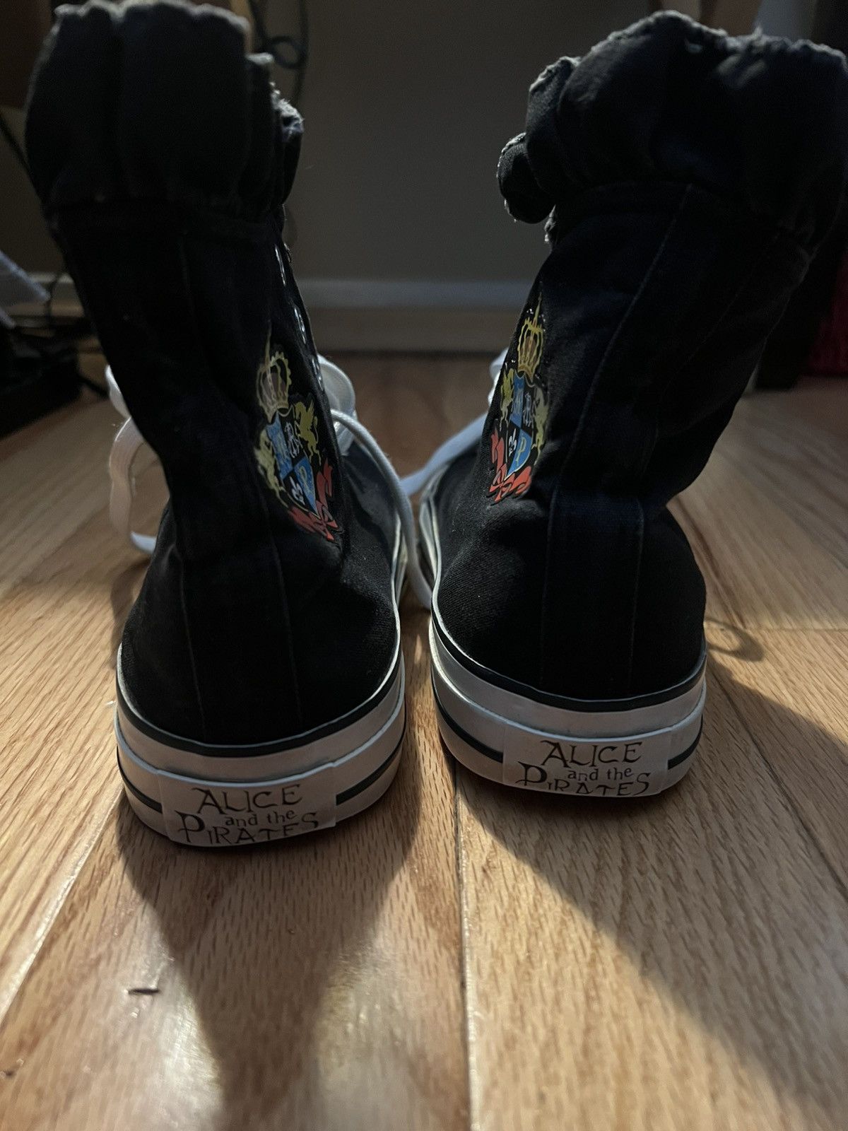 Japanese Brand Alice and the Pirates 2007 Frill Sneakers Size US 6.5 / EU 39-40 - 5 Thumbnail