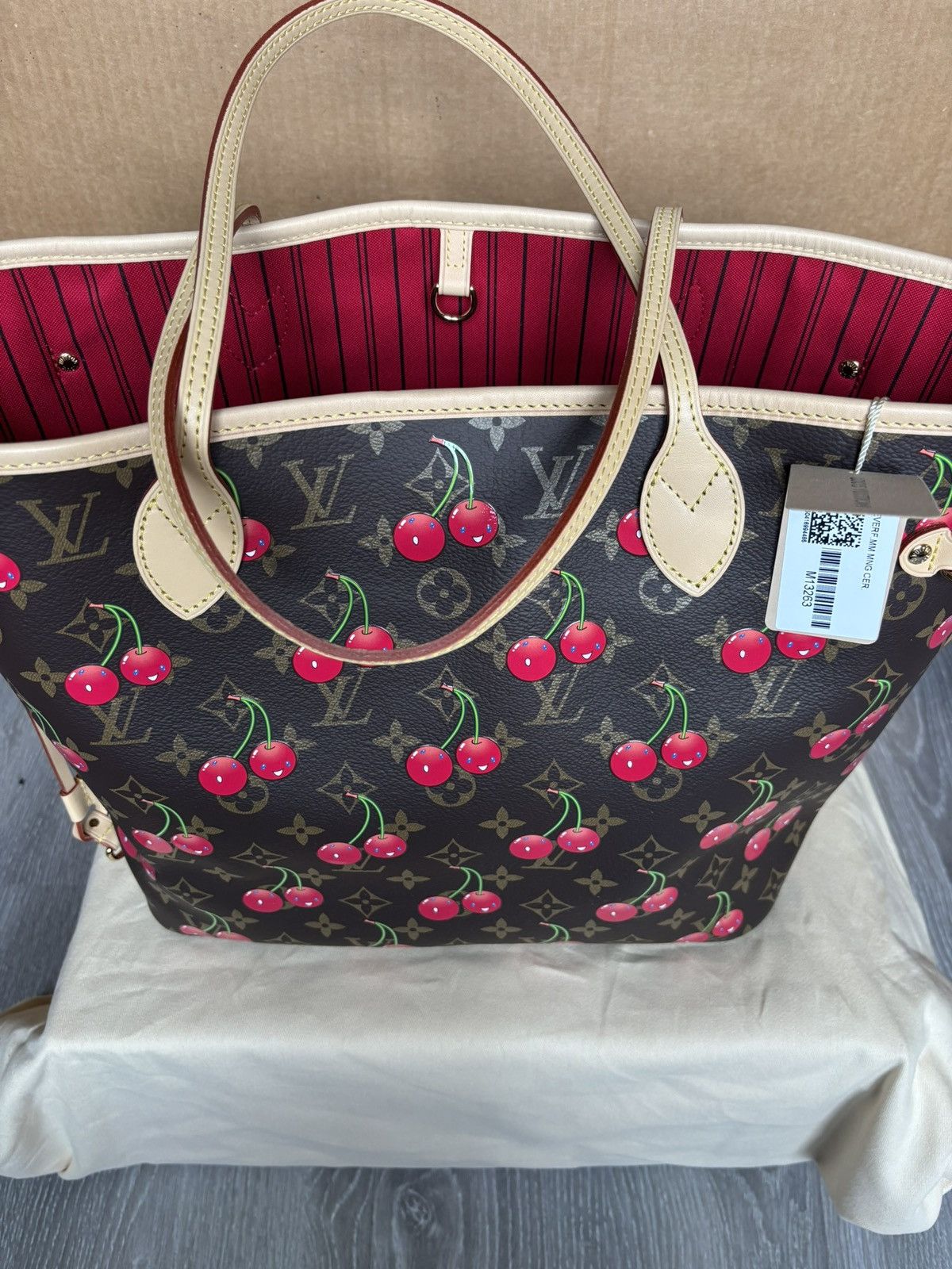 Louis Vuitton Louis Vuitton X Takashi Murakami Neverfull Cherry Size ONE SIZE - 4 Thumbnail