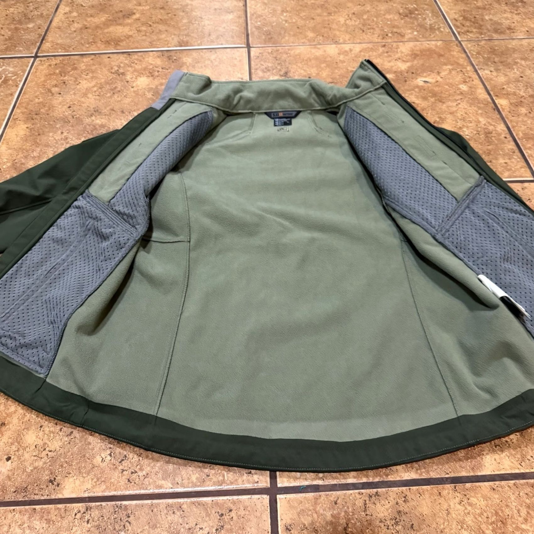 Vintage 5.11 Tactical Sierra SoftShell Jacket Lightweight Soft Shell Men XS Green Jacket Size US XS / EU 42 / 0 - 5 Thumbnail