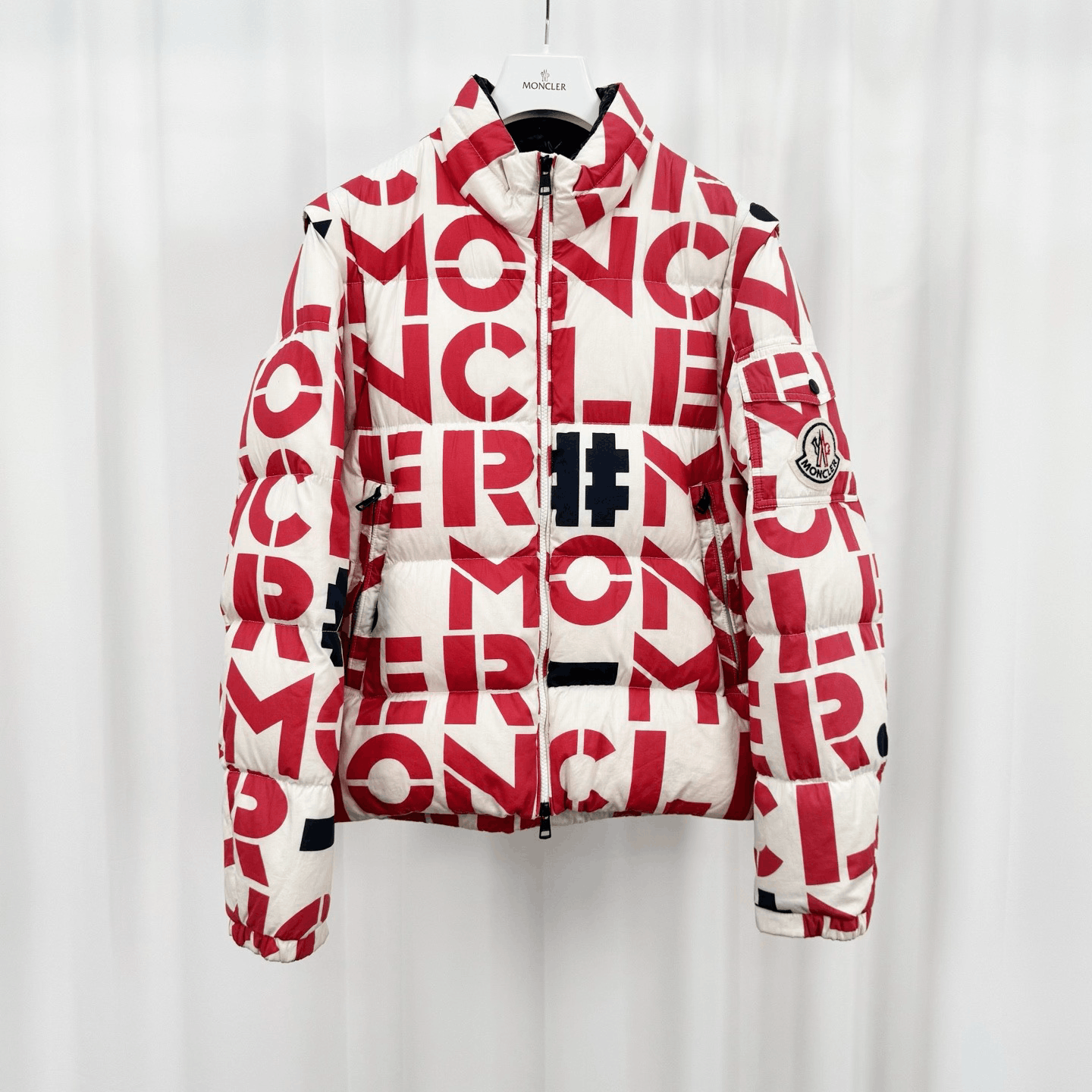 Moncler Moncler Embroidered Logo Print Down Jacket Size M / US 6-8 / IT 42-44 - 1 Thumbnail