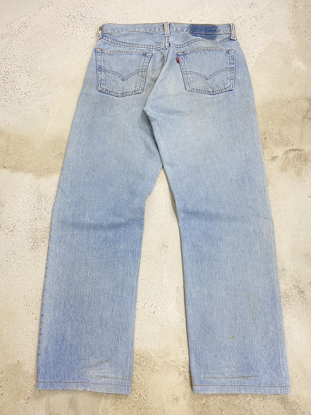 Levi's Vintage 80s Levis Big E Button 555 Distressed Light blue Jea Size US 29 - 2 Thumbnail